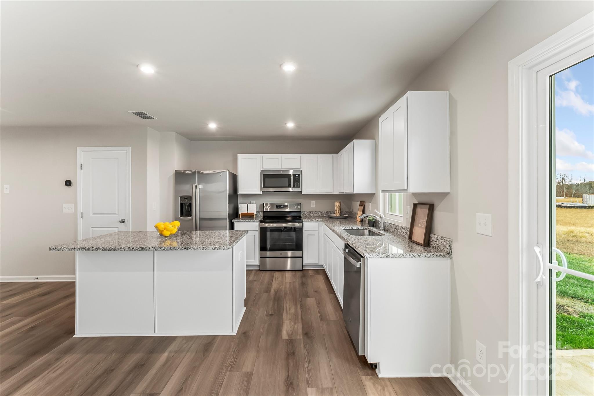 1530 39th Avenue Loop NE