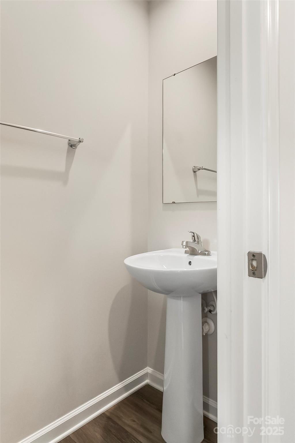 1530 39th Avenue Loop NE