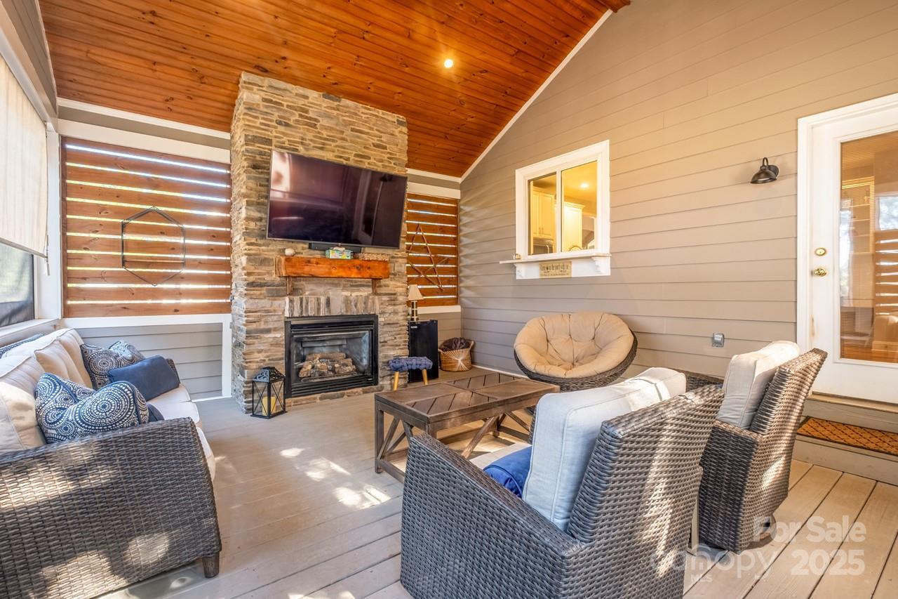 133 N Audubon Avenue