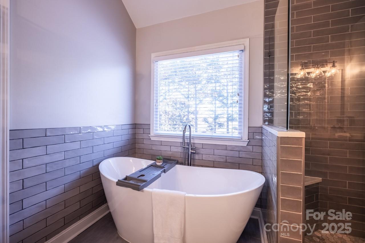 133 N Audubon Avenue