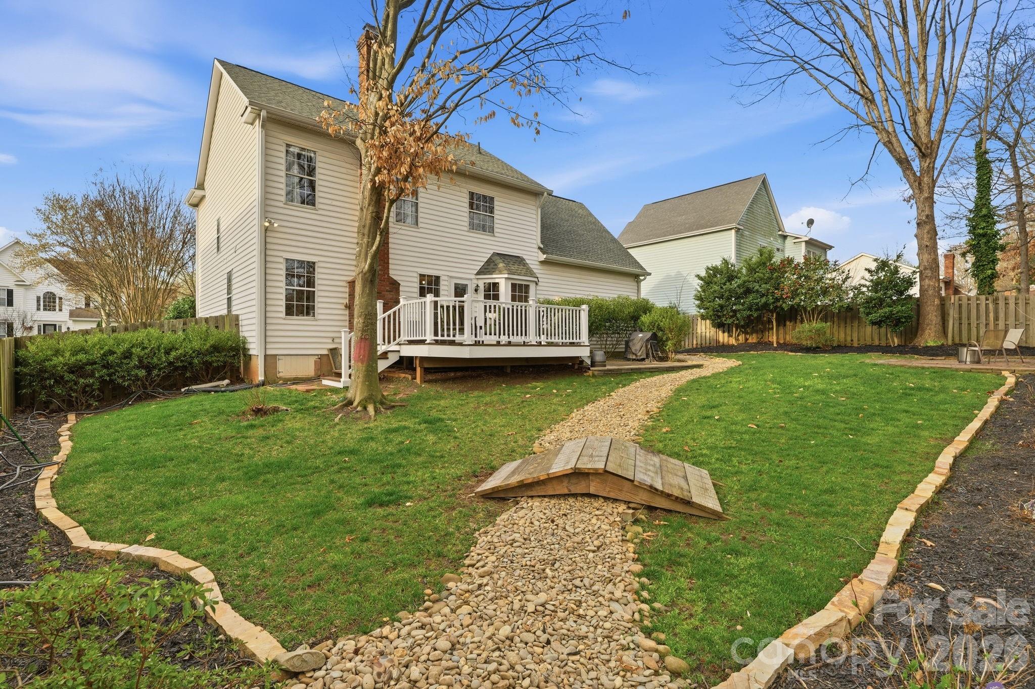 272 Rose Street