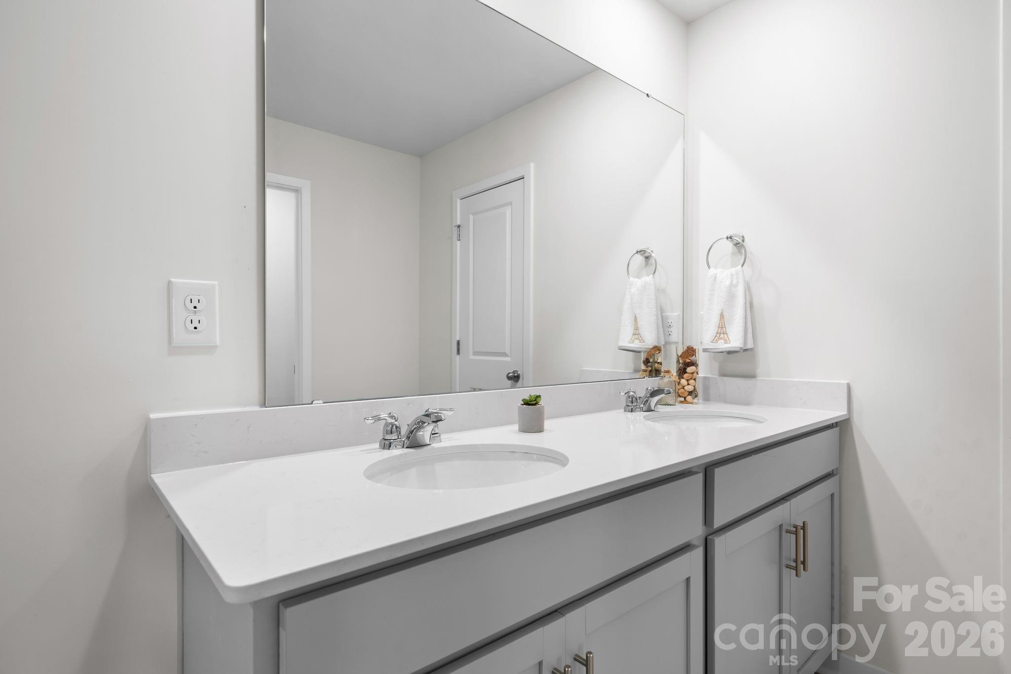 534 13th Avenue Drive NE