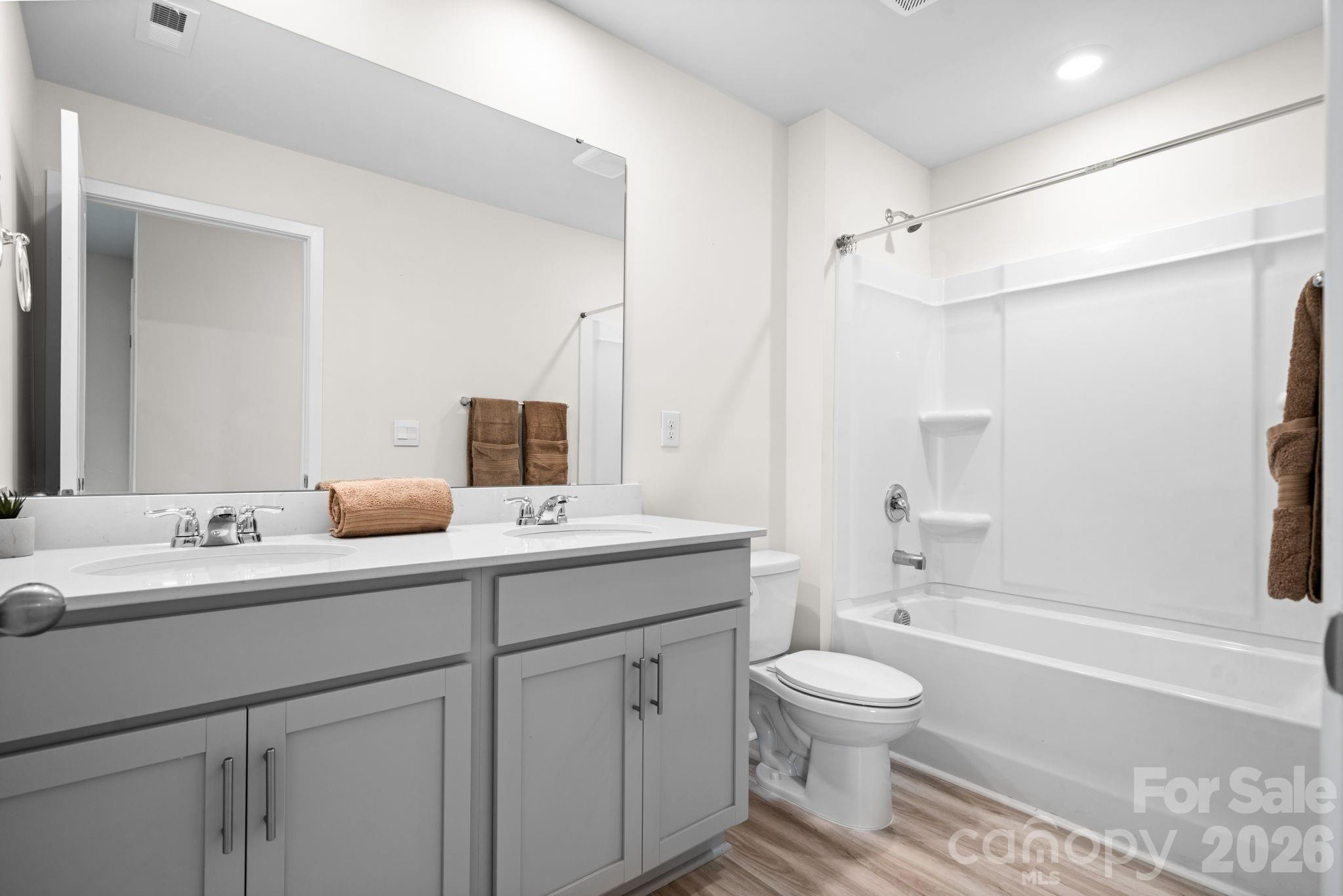 534 13th Avenue Drive NE