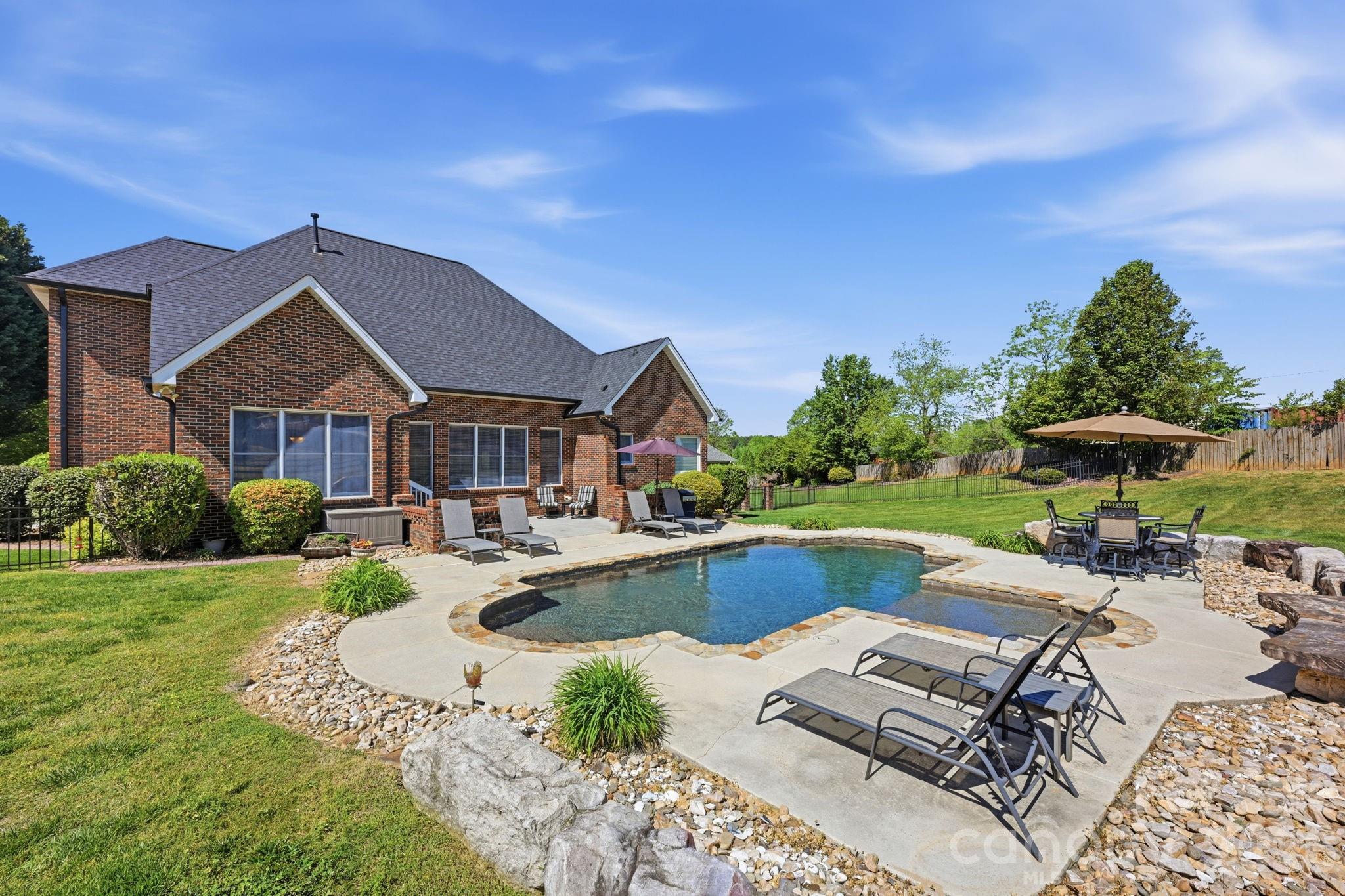 145 Bluegrass Circle