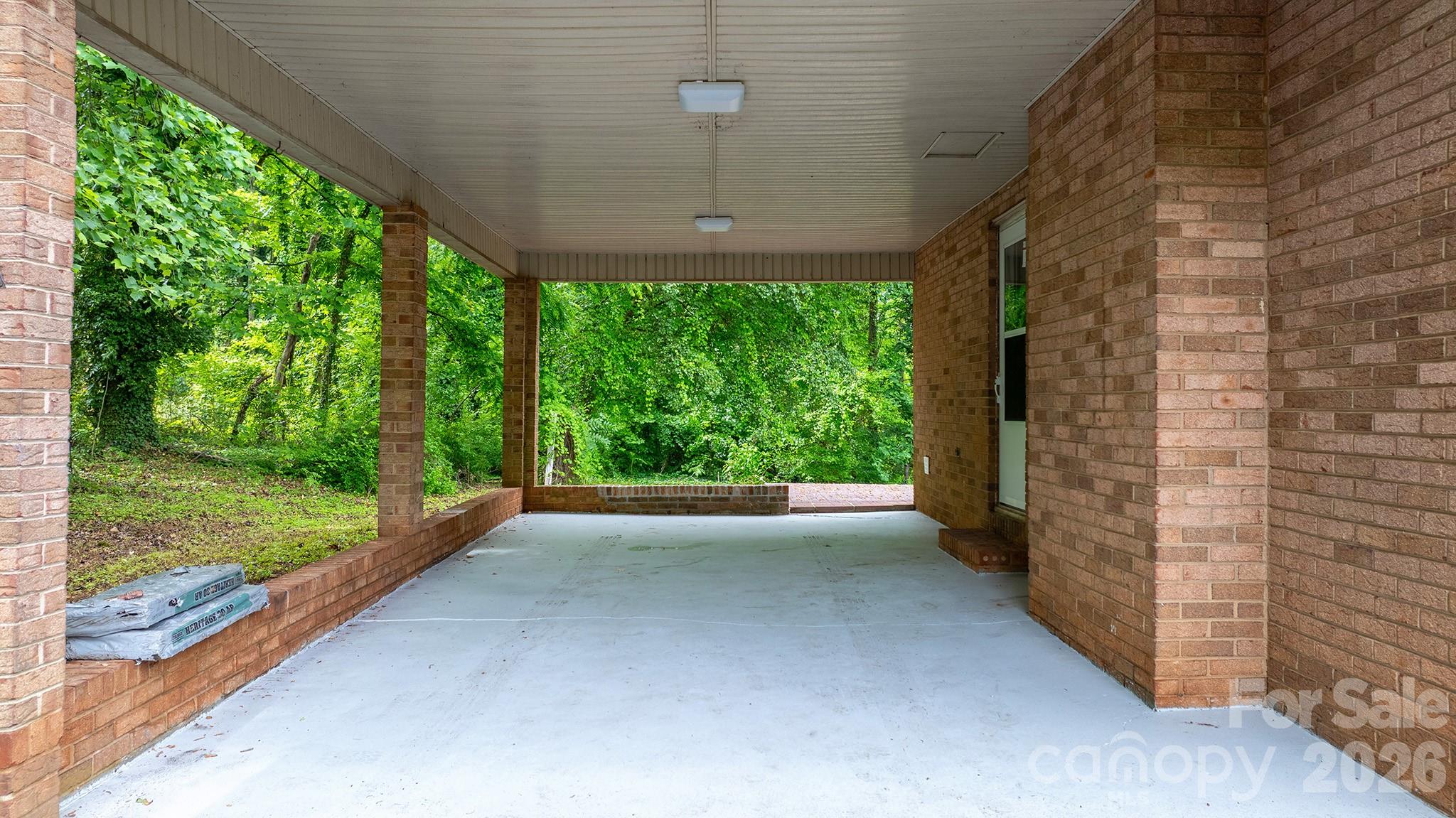 1871 Crestview Drive