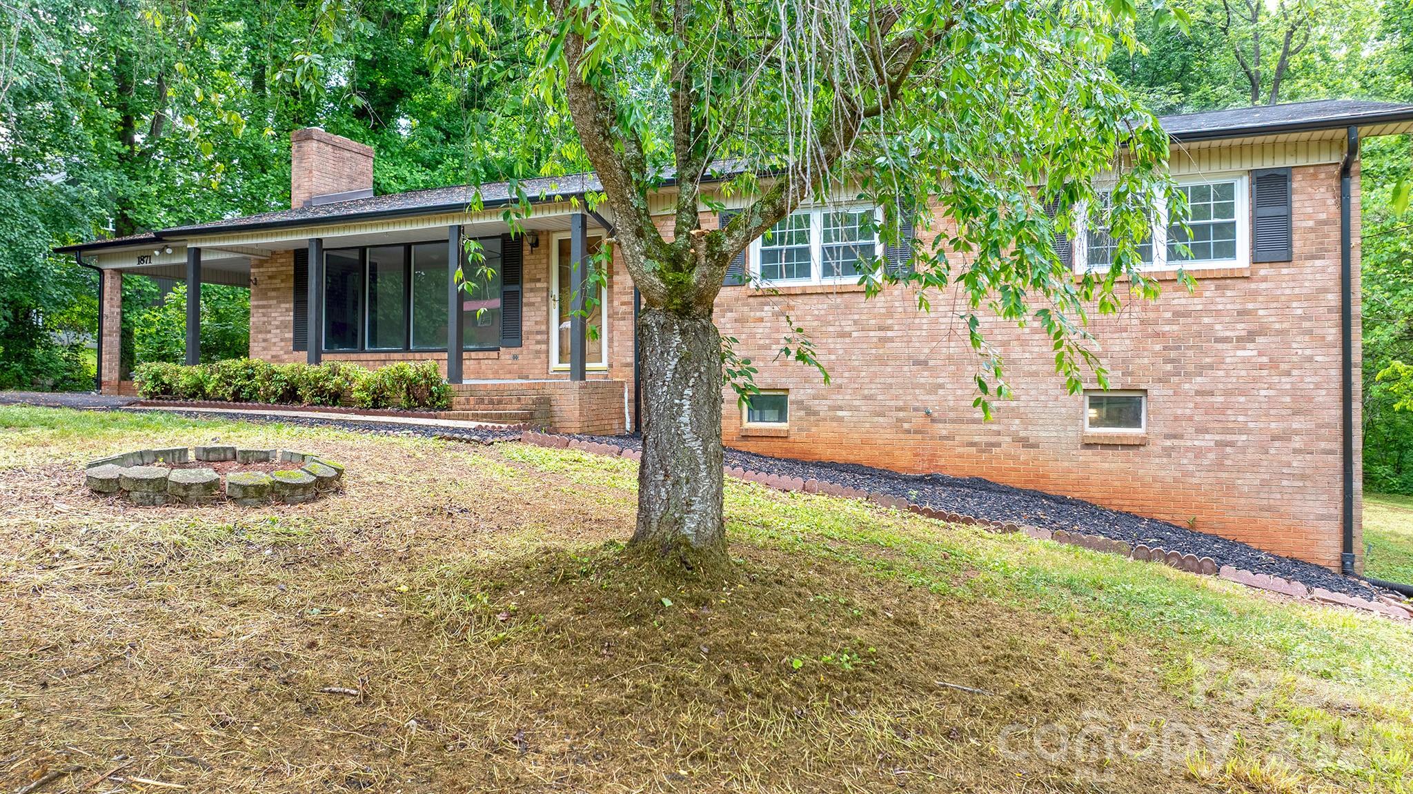 1871 Crestview Drive