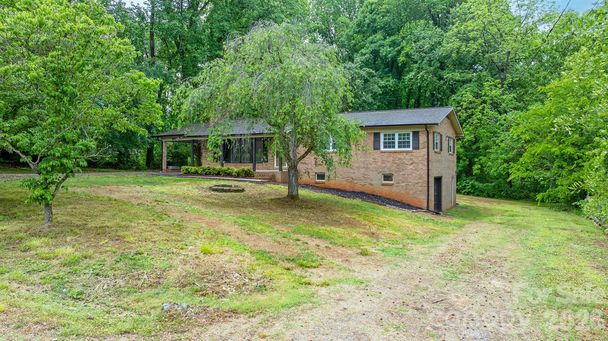 1871 Crestview Drive