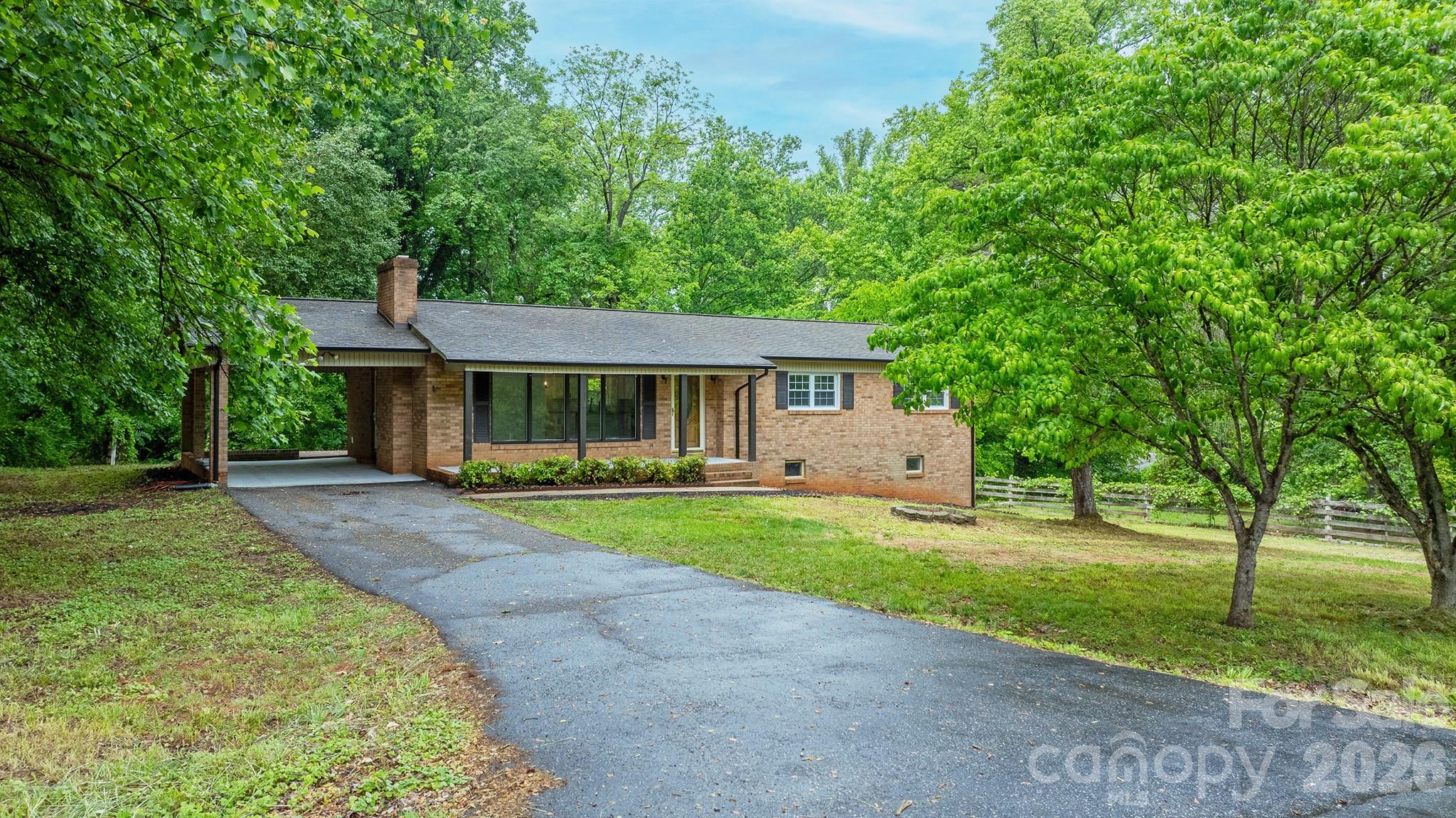 1871 Crestview Drive