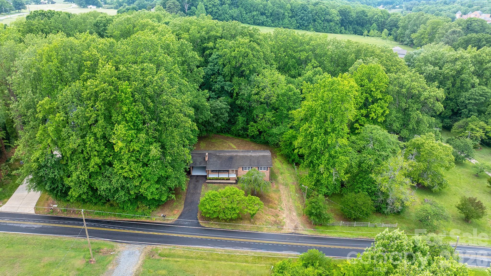 1871 Crestview Drive
