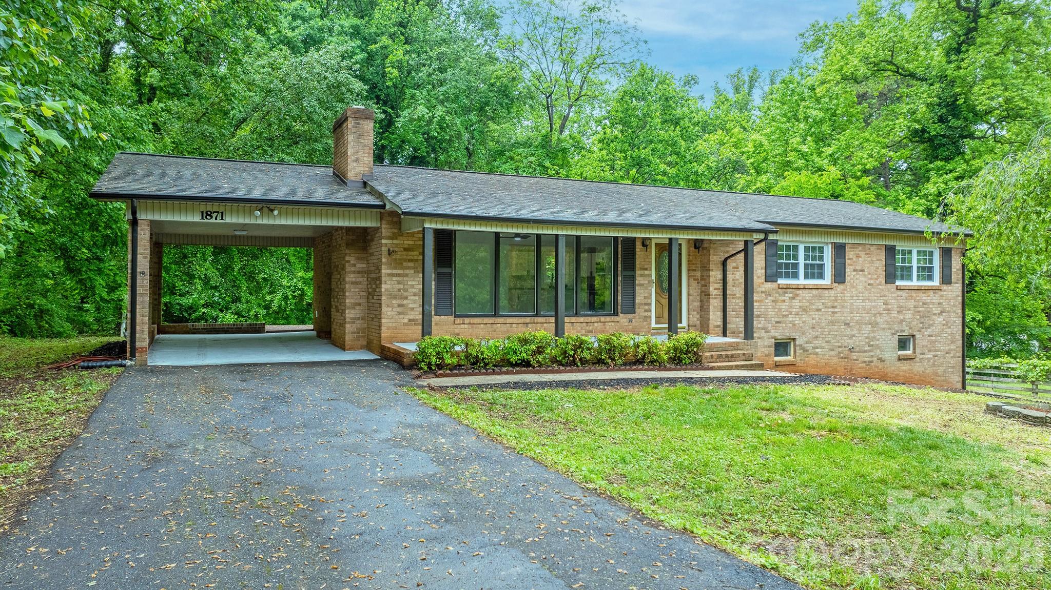 1871 Crestview Drive