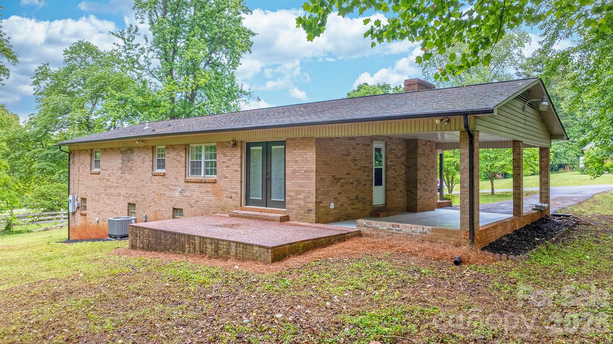 1871 Crestview Drive