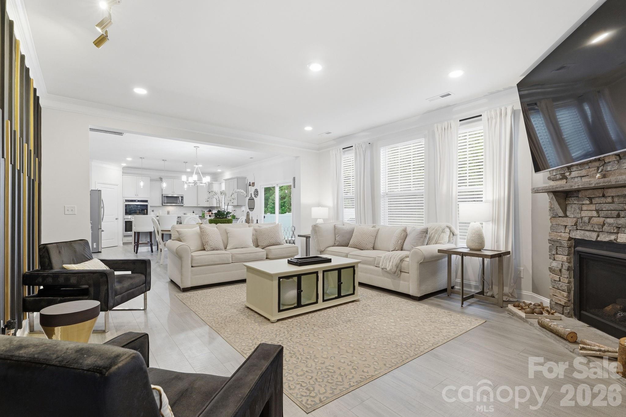 108 W Northstone Road