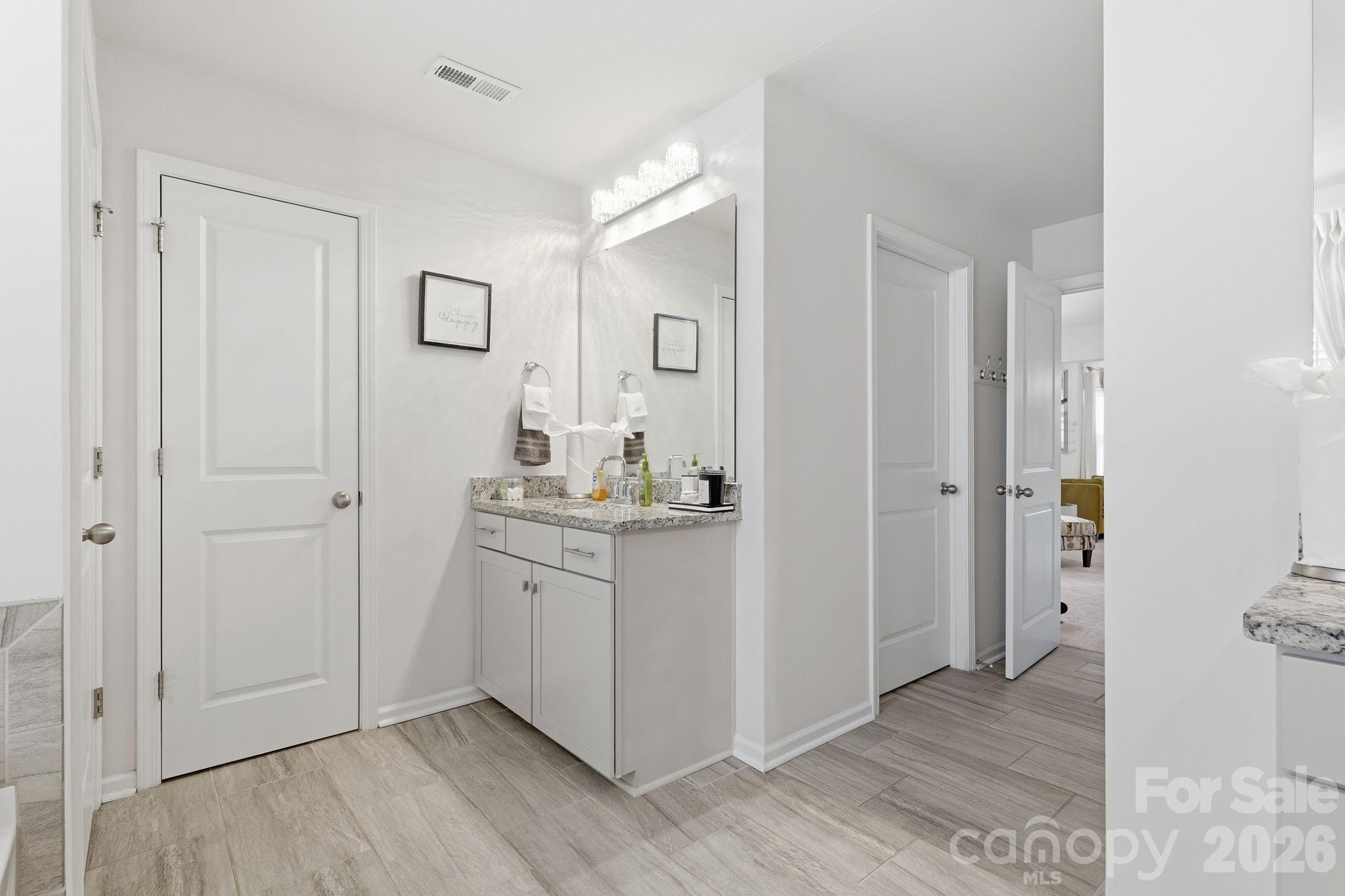 108 W Northstone Road