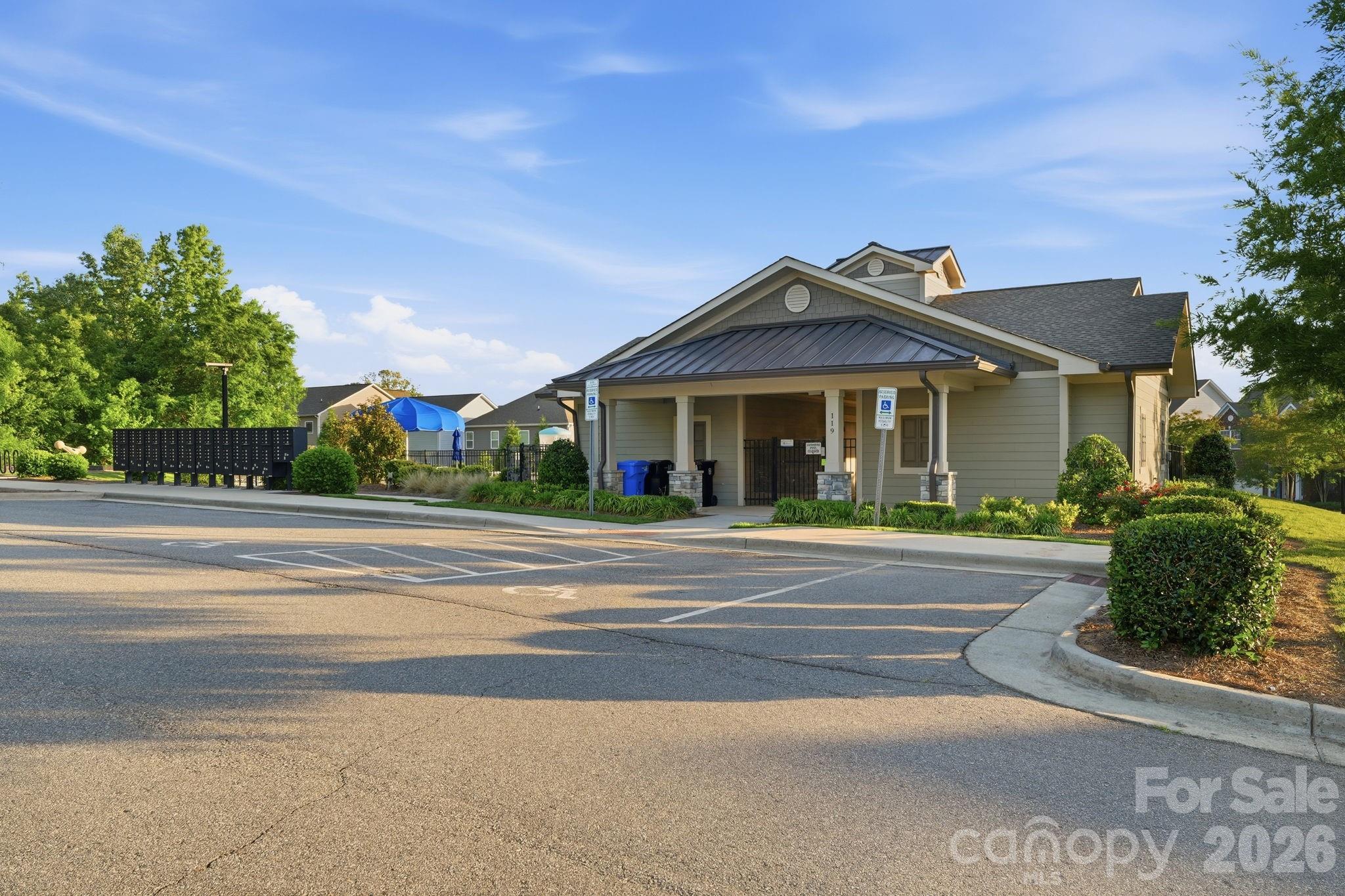 108 W Northstone Road
