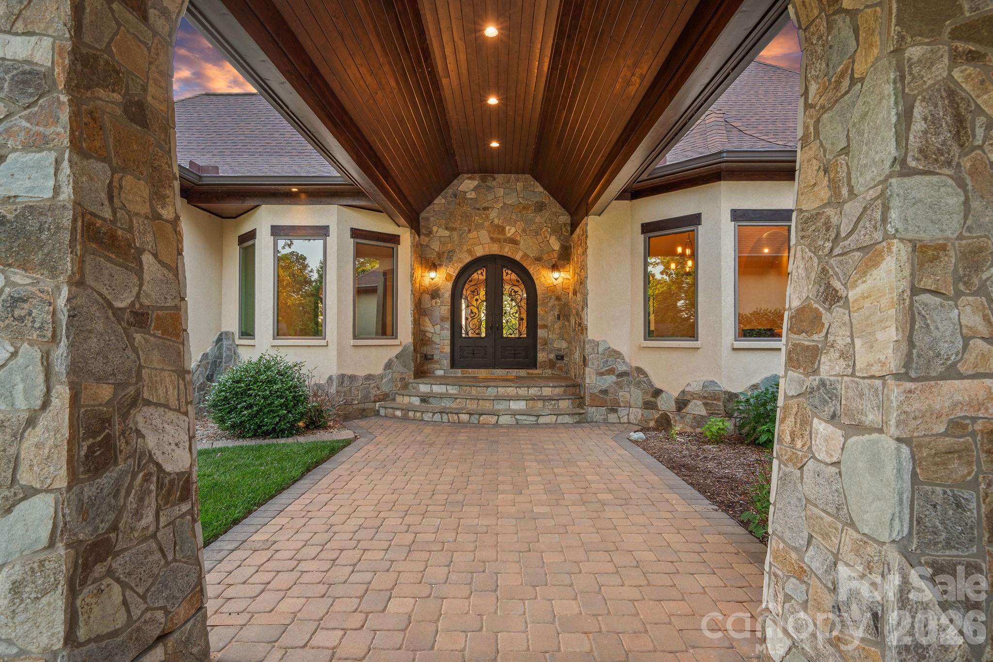 170 Fawn Lane