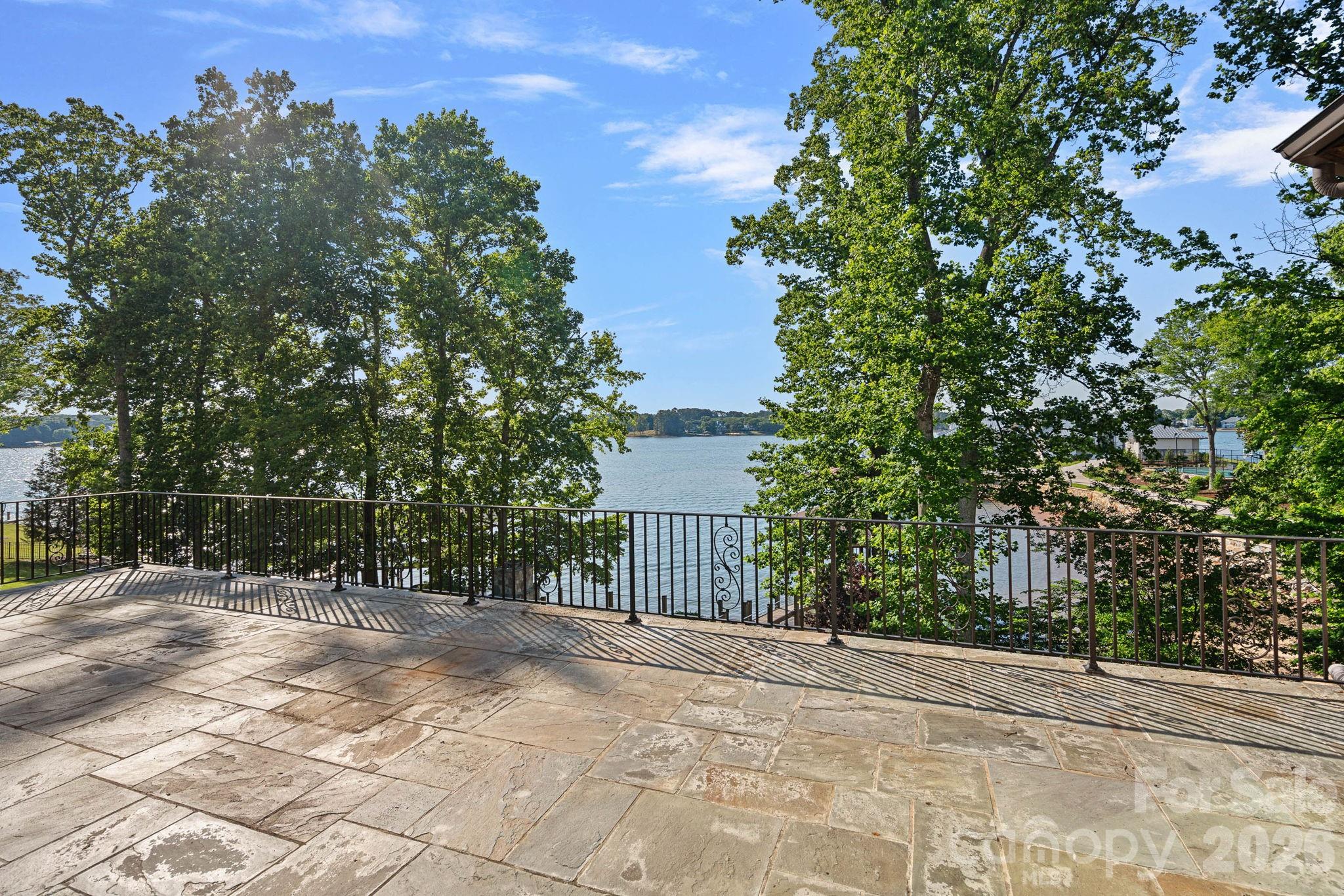 170 Fawn Lane