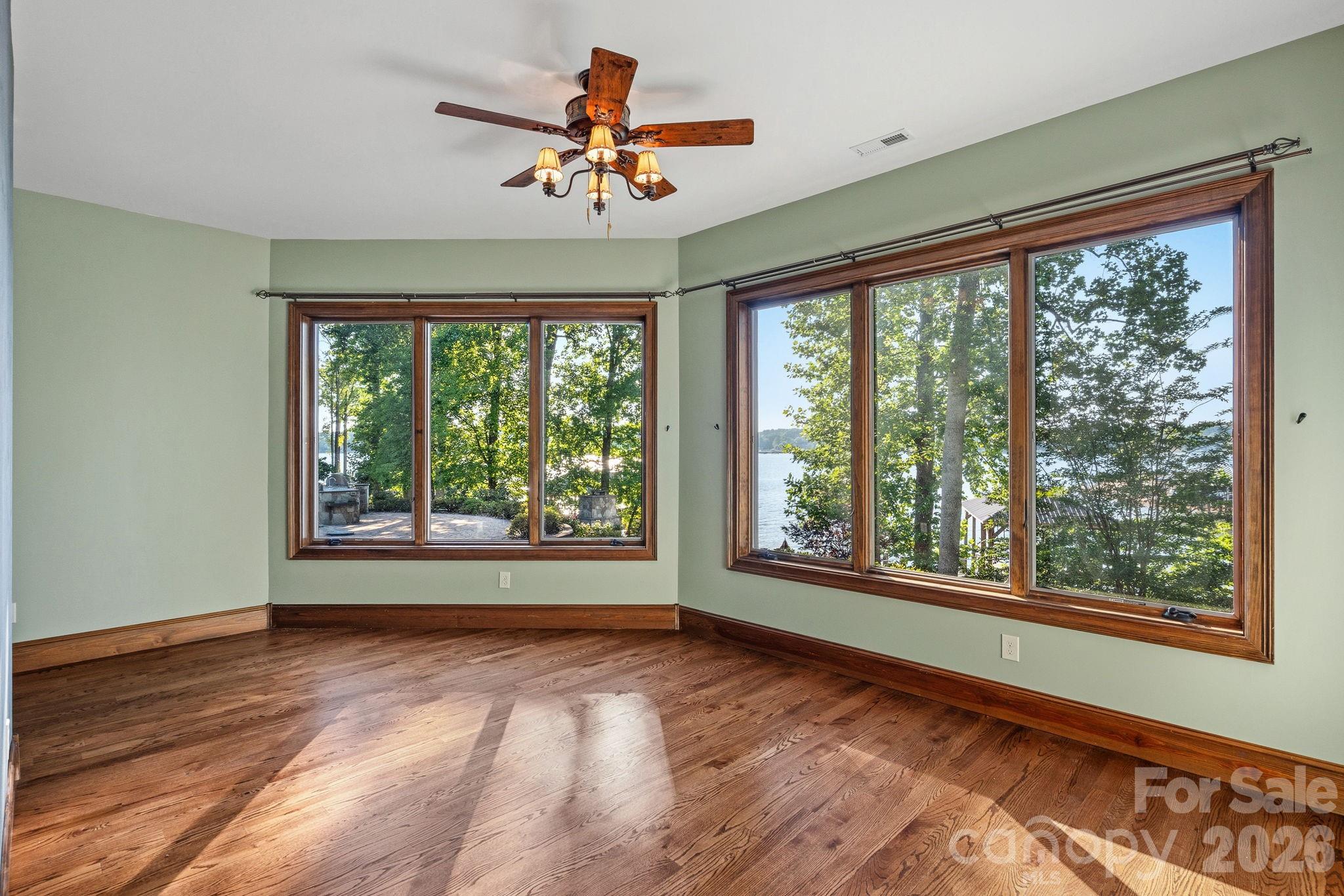 170 Fawn Lane