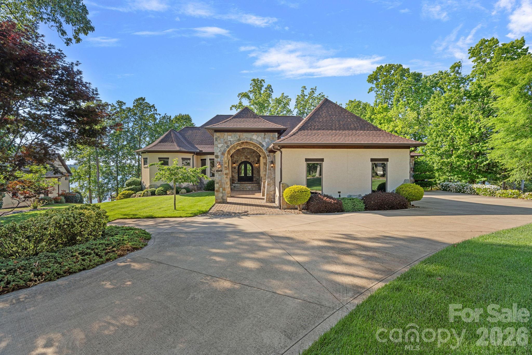 170 Fawn Lane