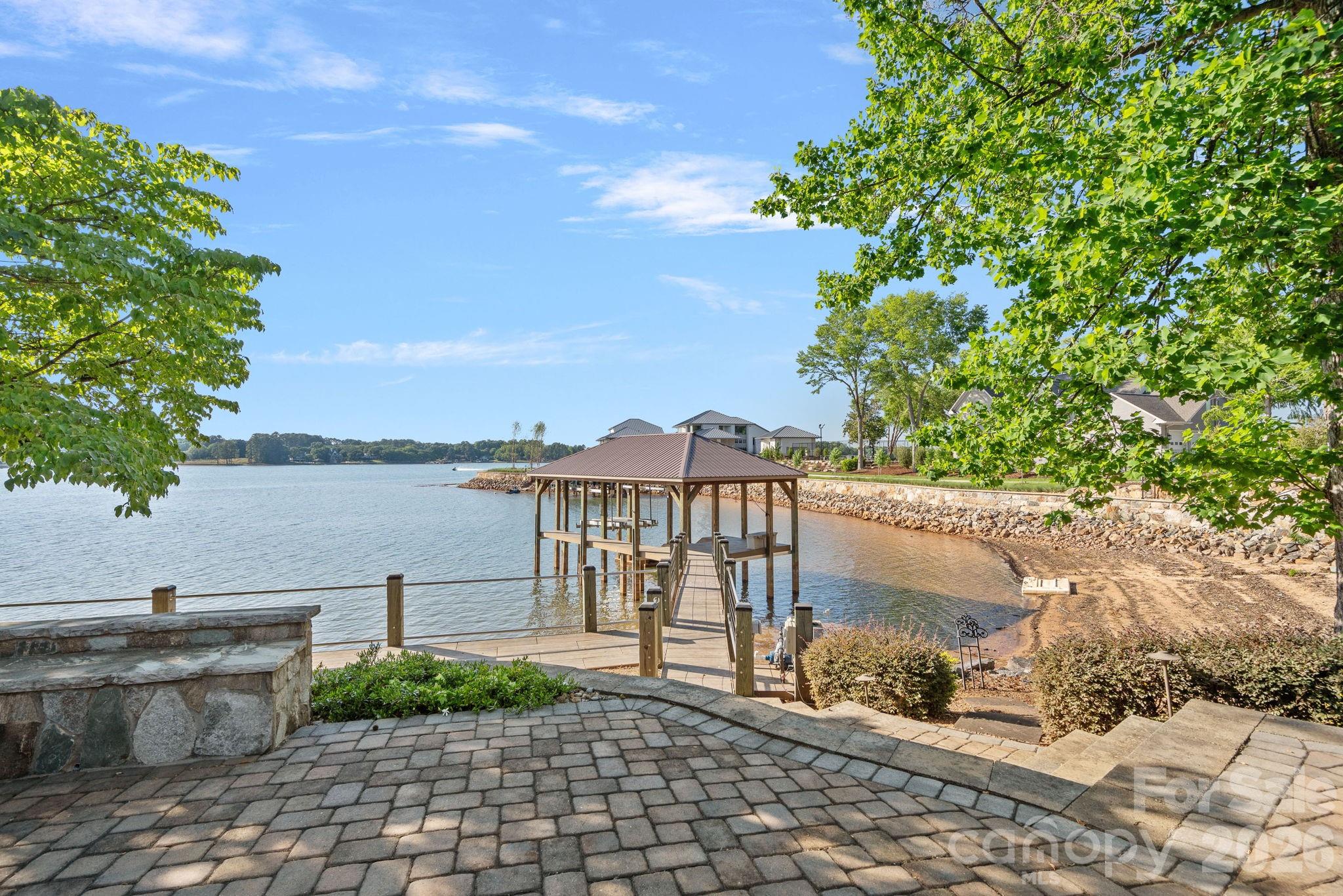 170 Fawn Lane