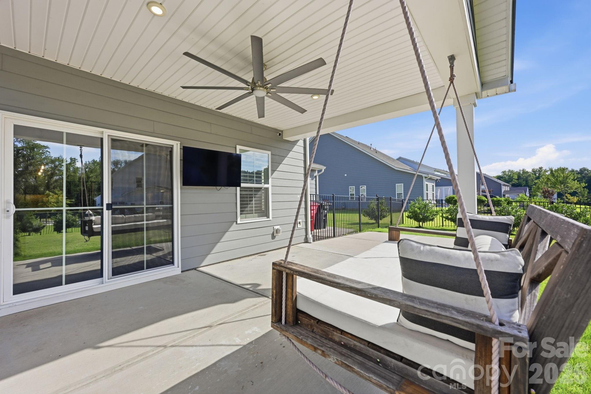 11006 Sound Road