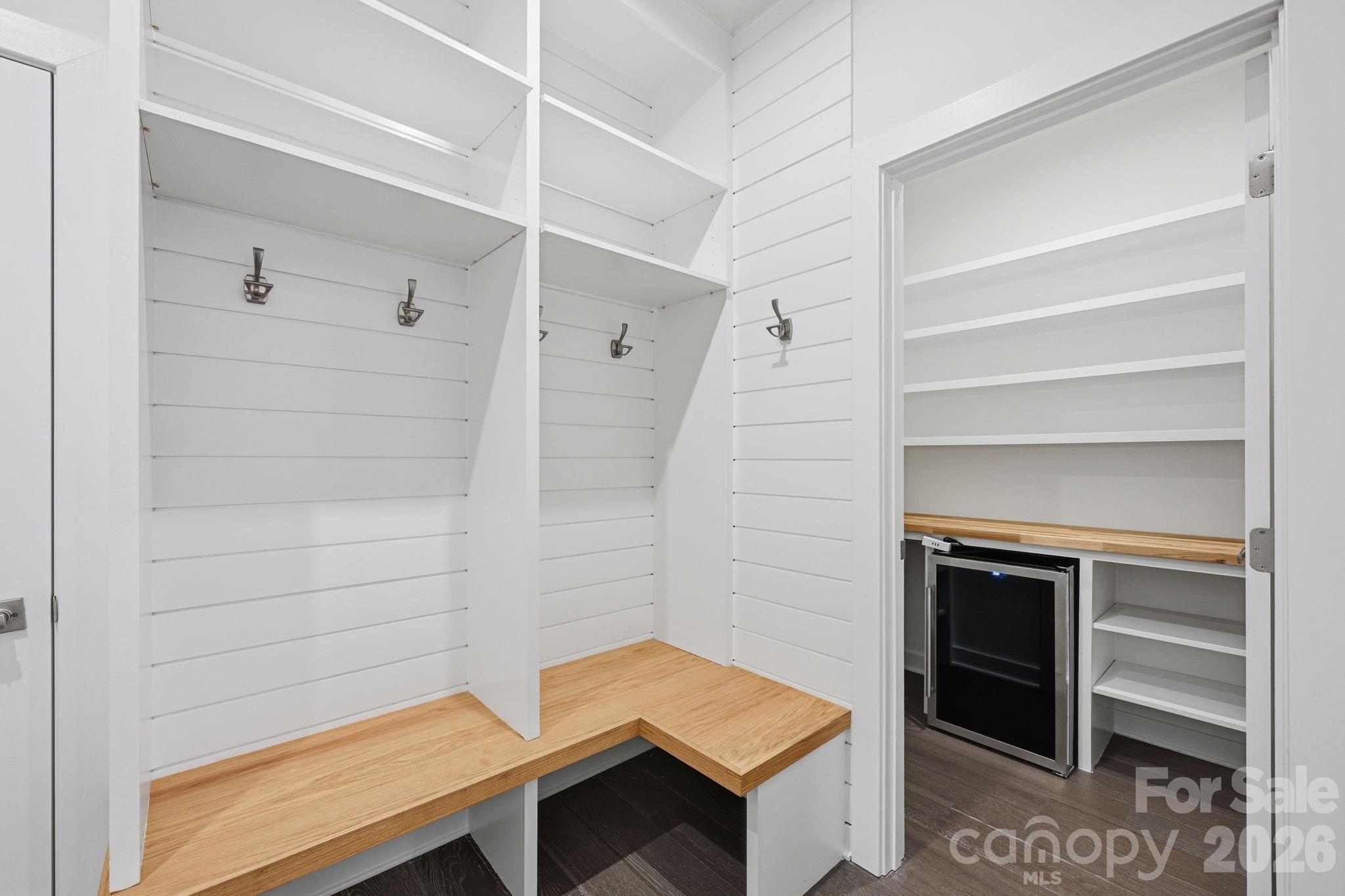 11006 Sound Road
