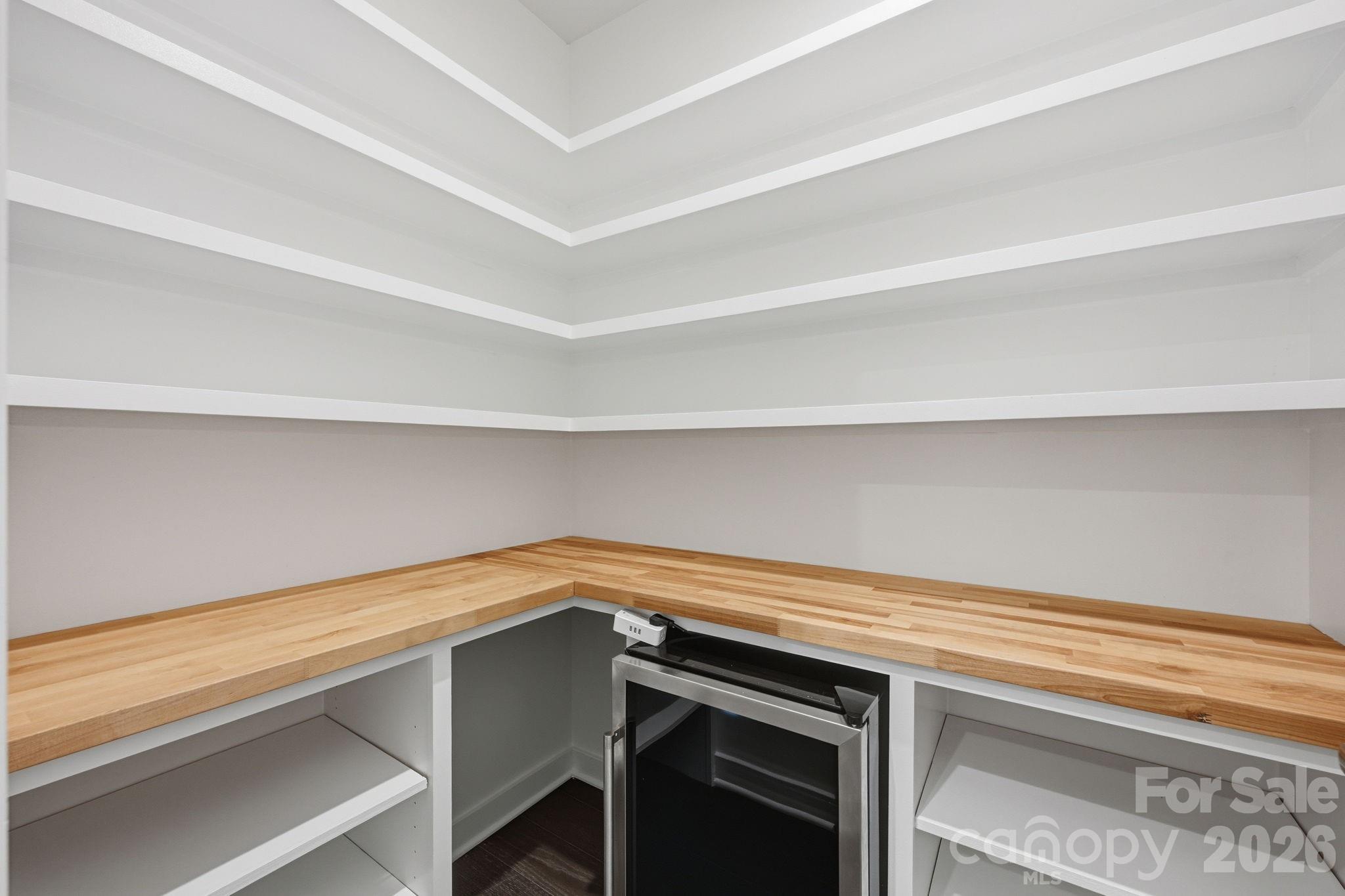 11006 Sound Road