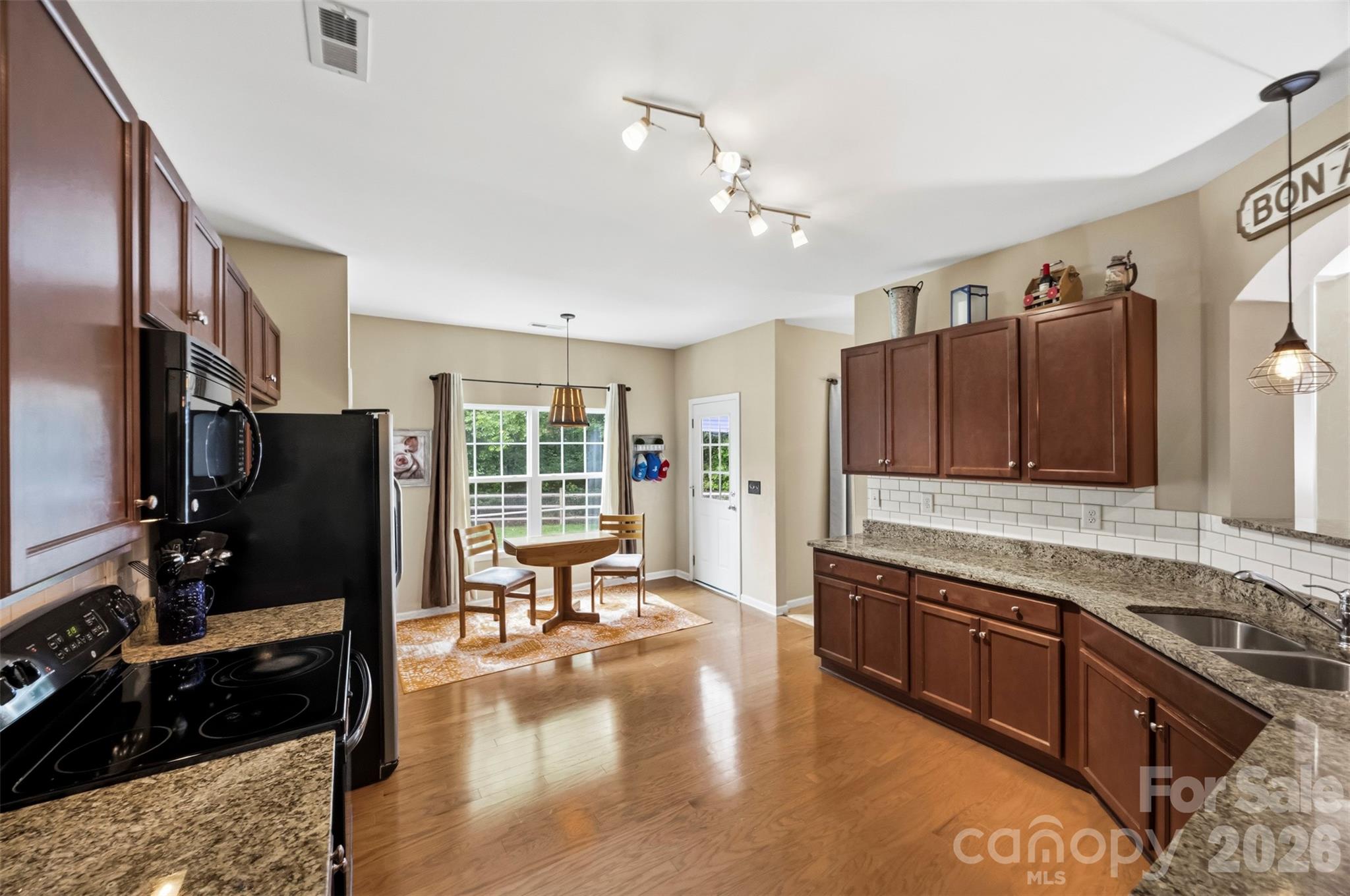 8526 Summer Serenade Drive