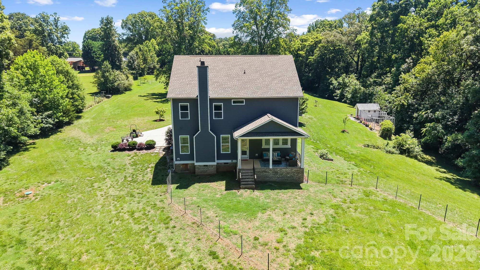124 Lorenzo Lane