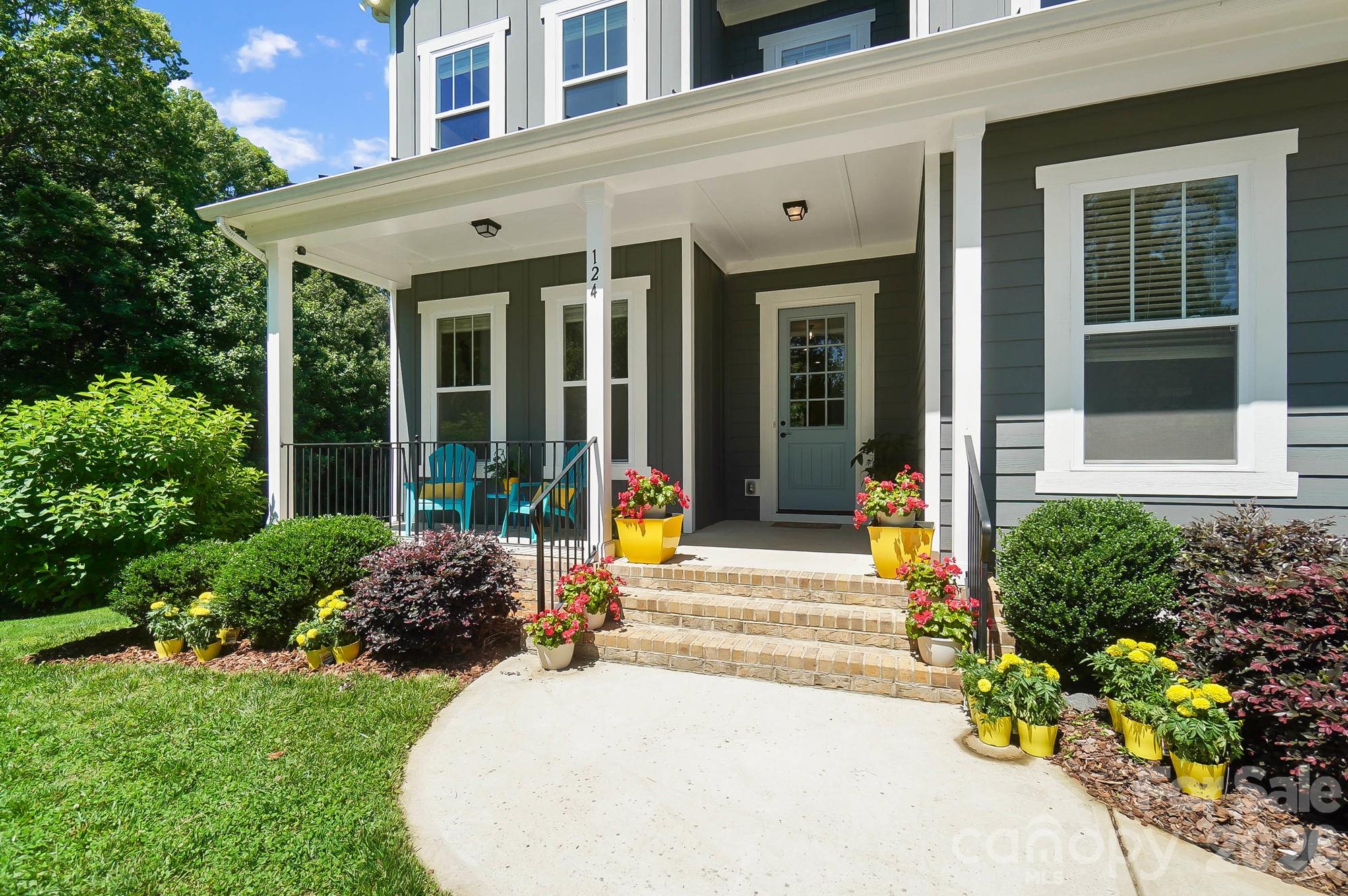 124 Lorenzo Lane