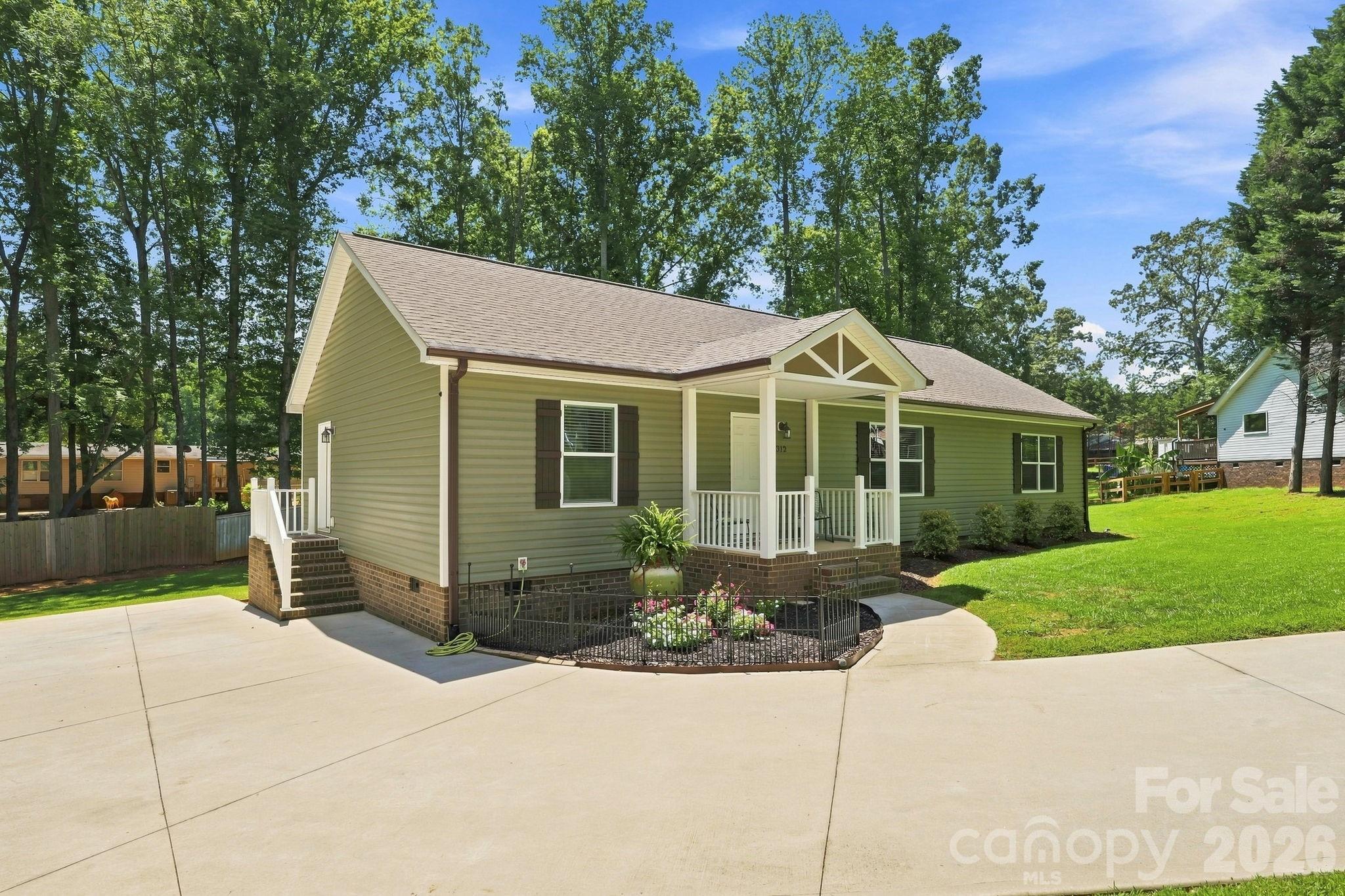 312 Sailwinds Road