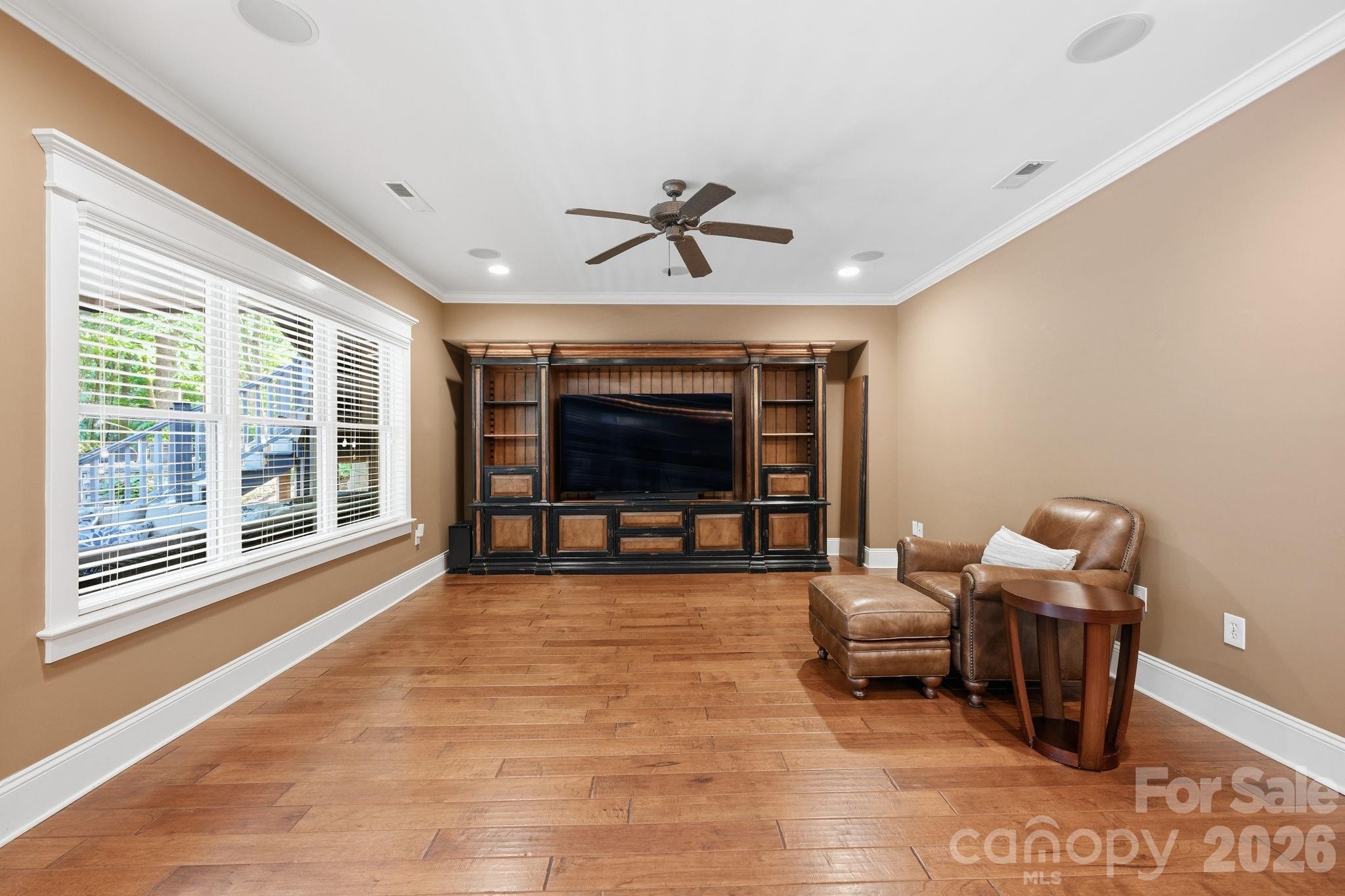 121 E Callicutt Trail