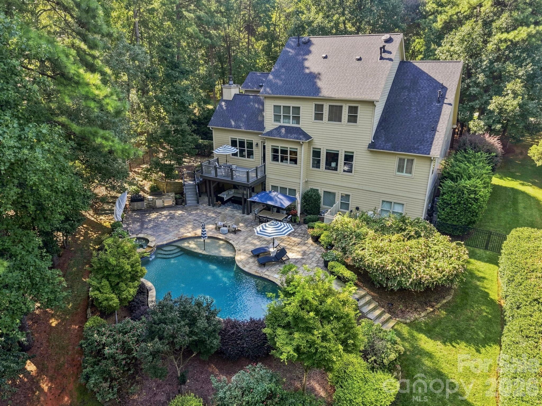 121 E Callicutt Trail