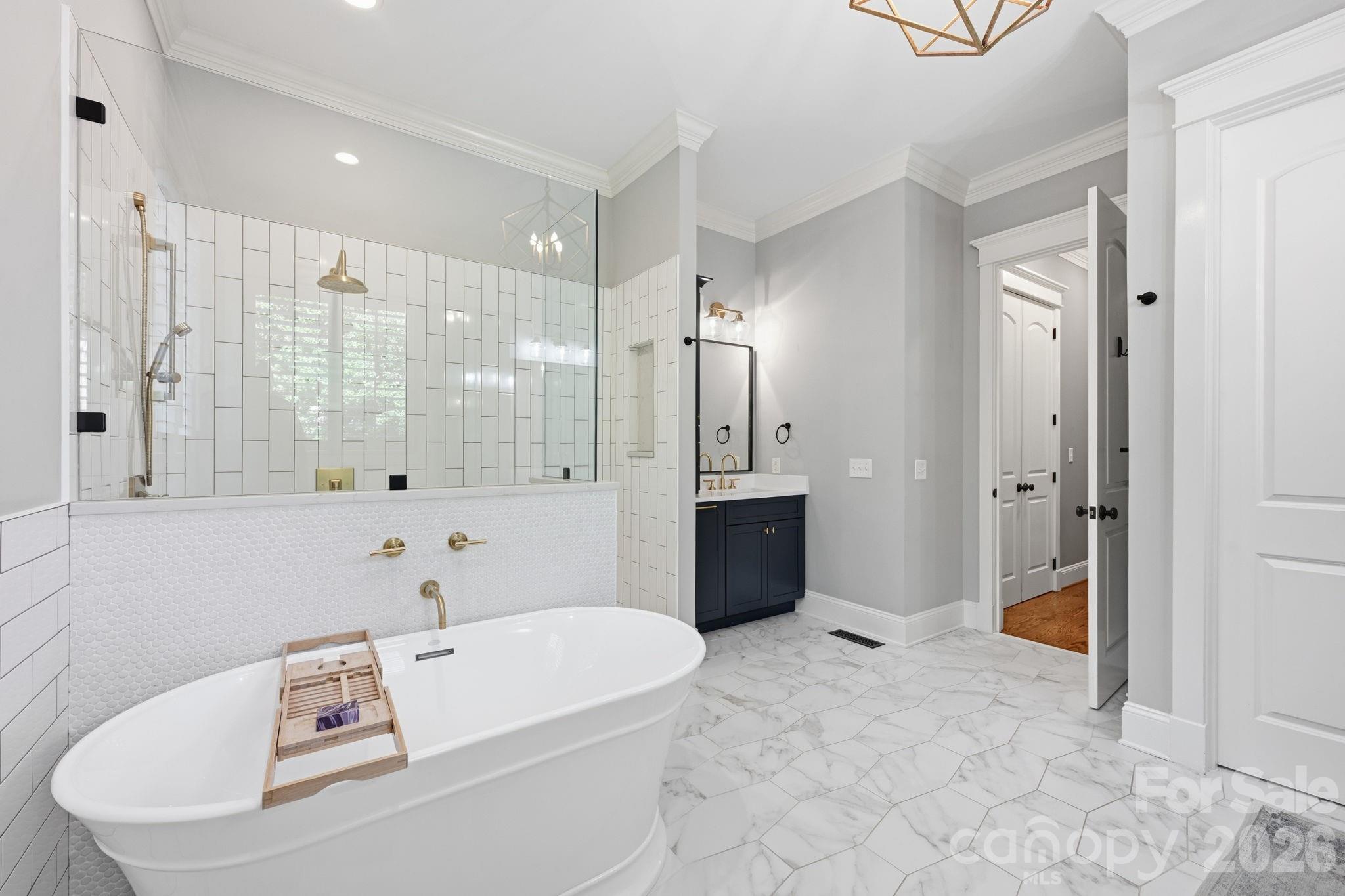 121 E Callicutt Trail