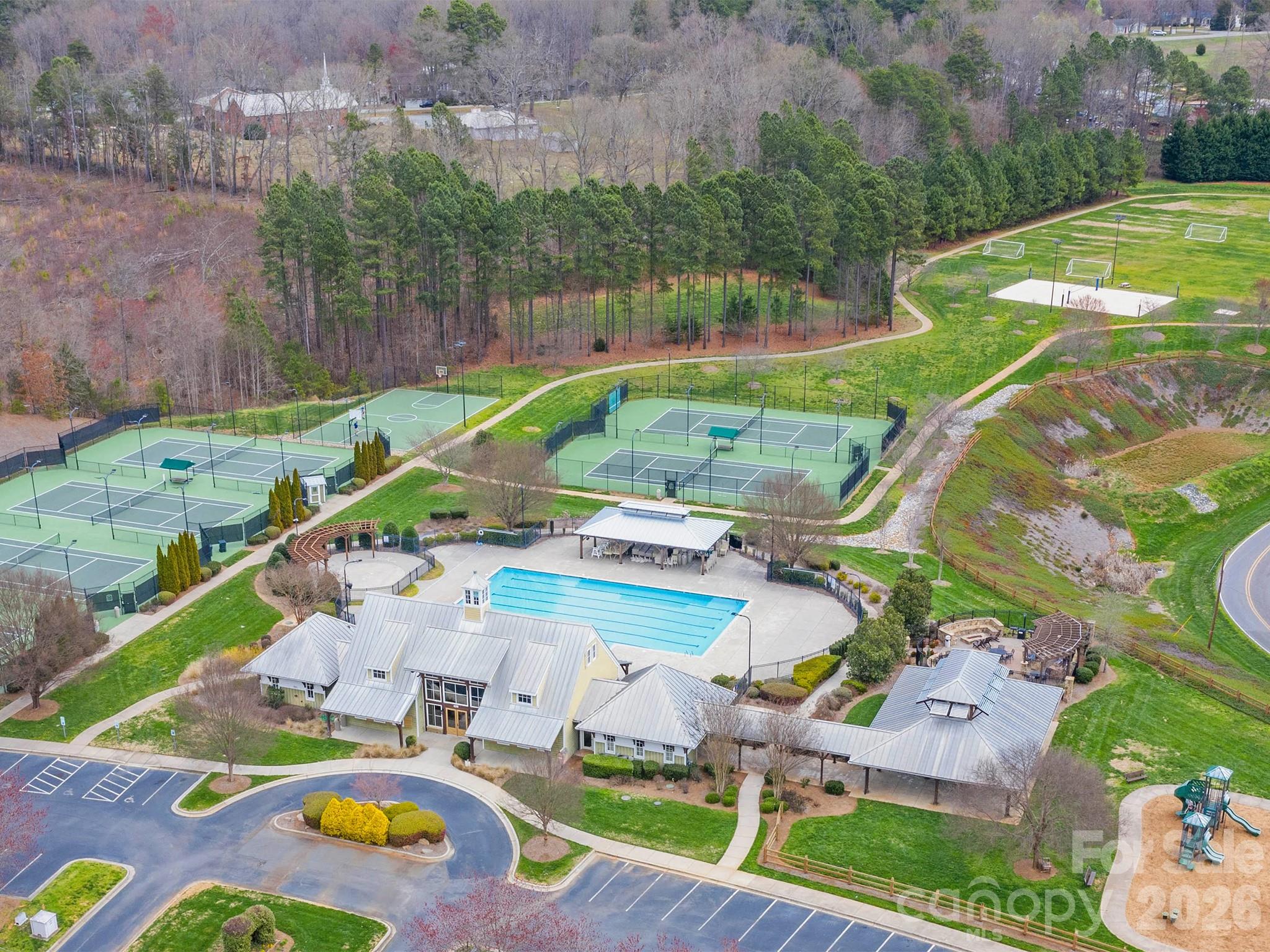 121 E Callicutt Trail