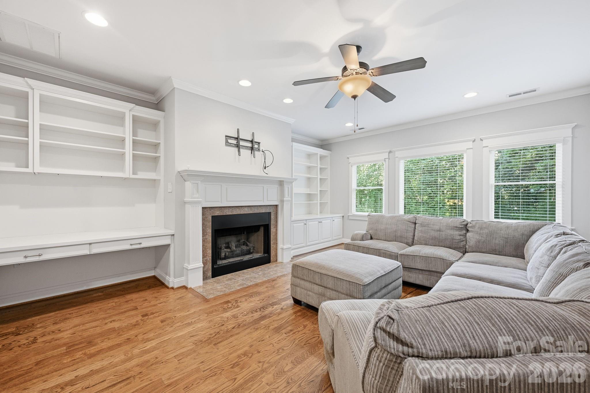 121 E Callicutt Trail