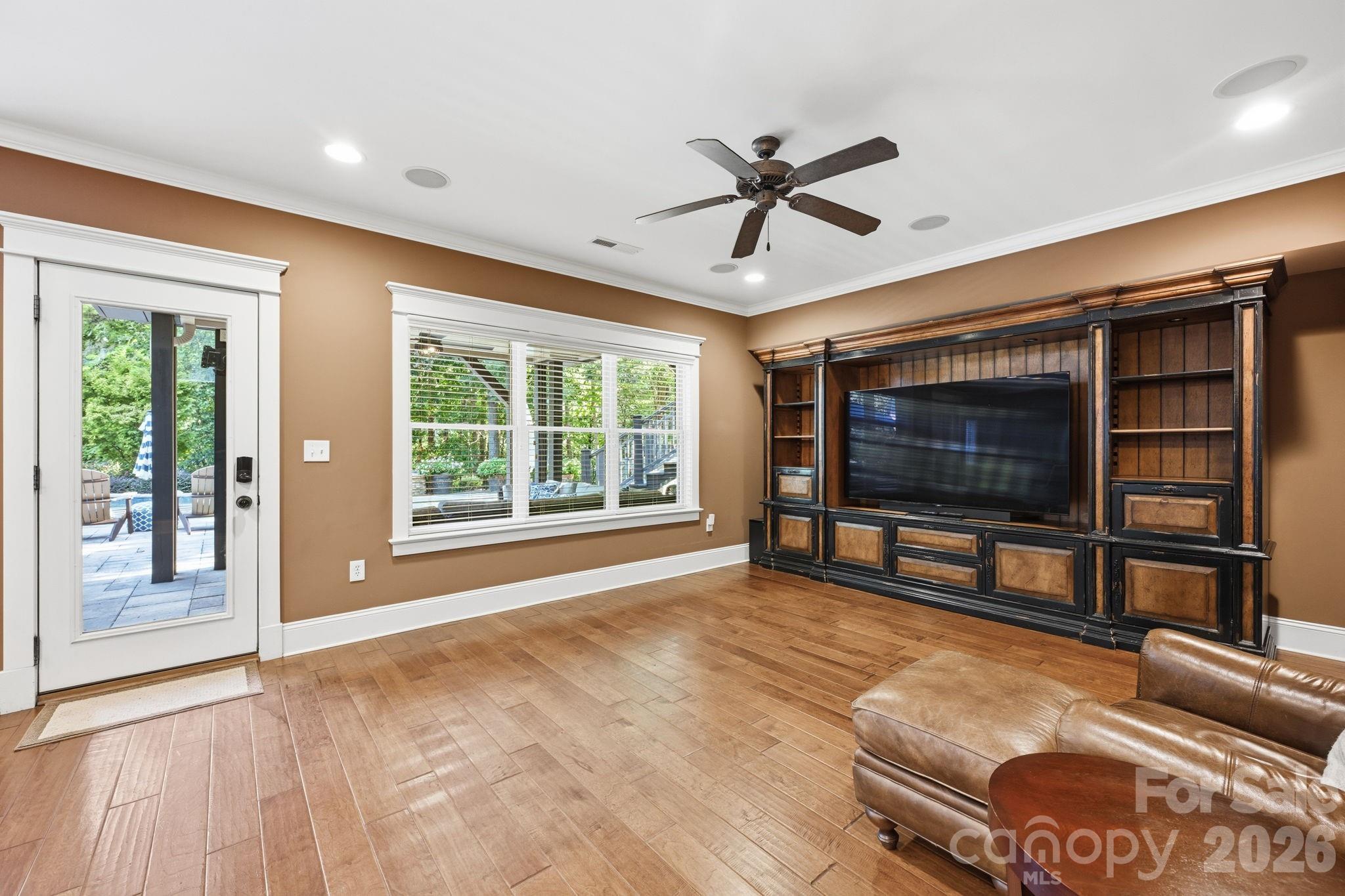 121 E Callicutt Trail