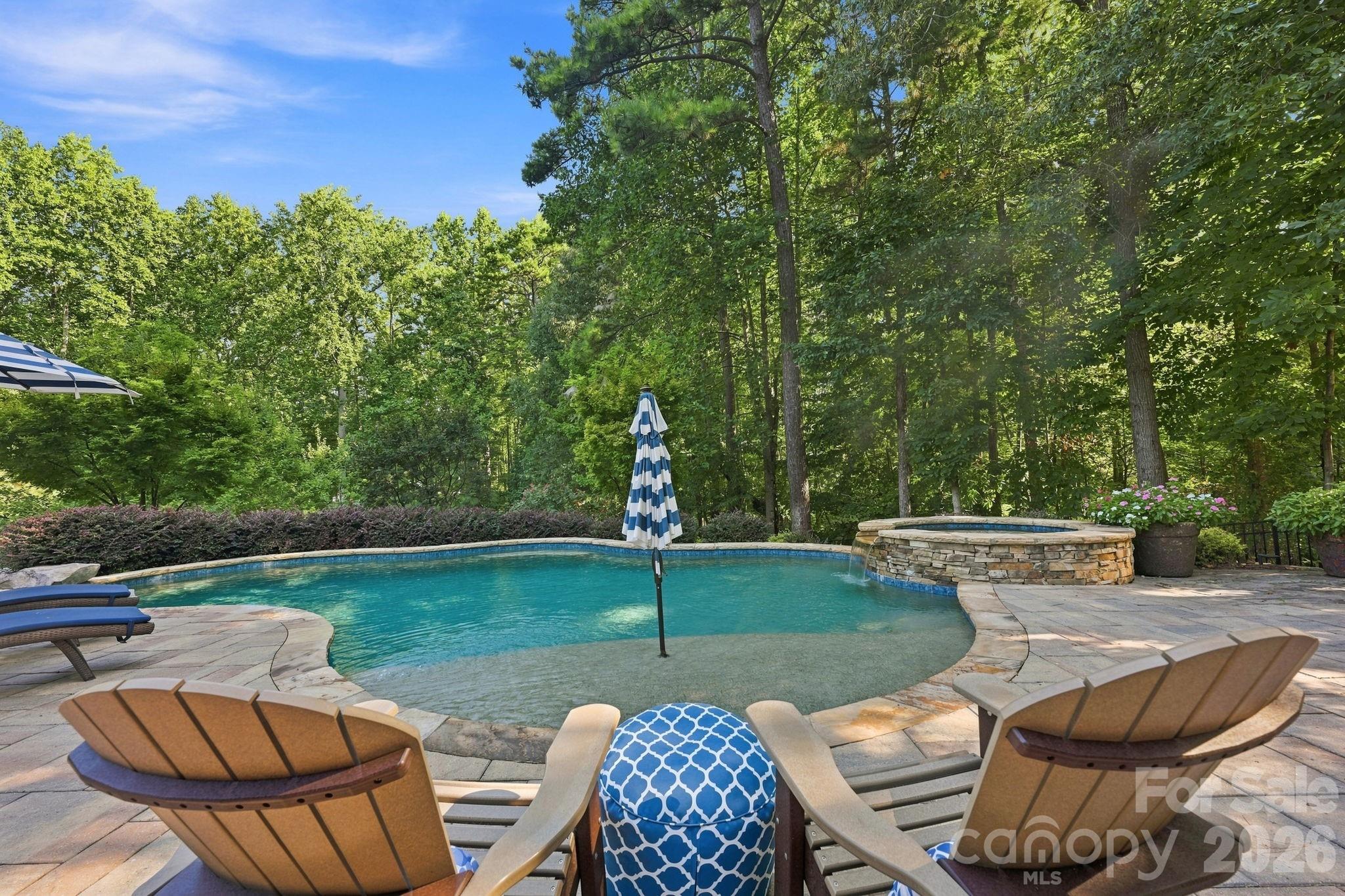 121 E Callicutt Trail