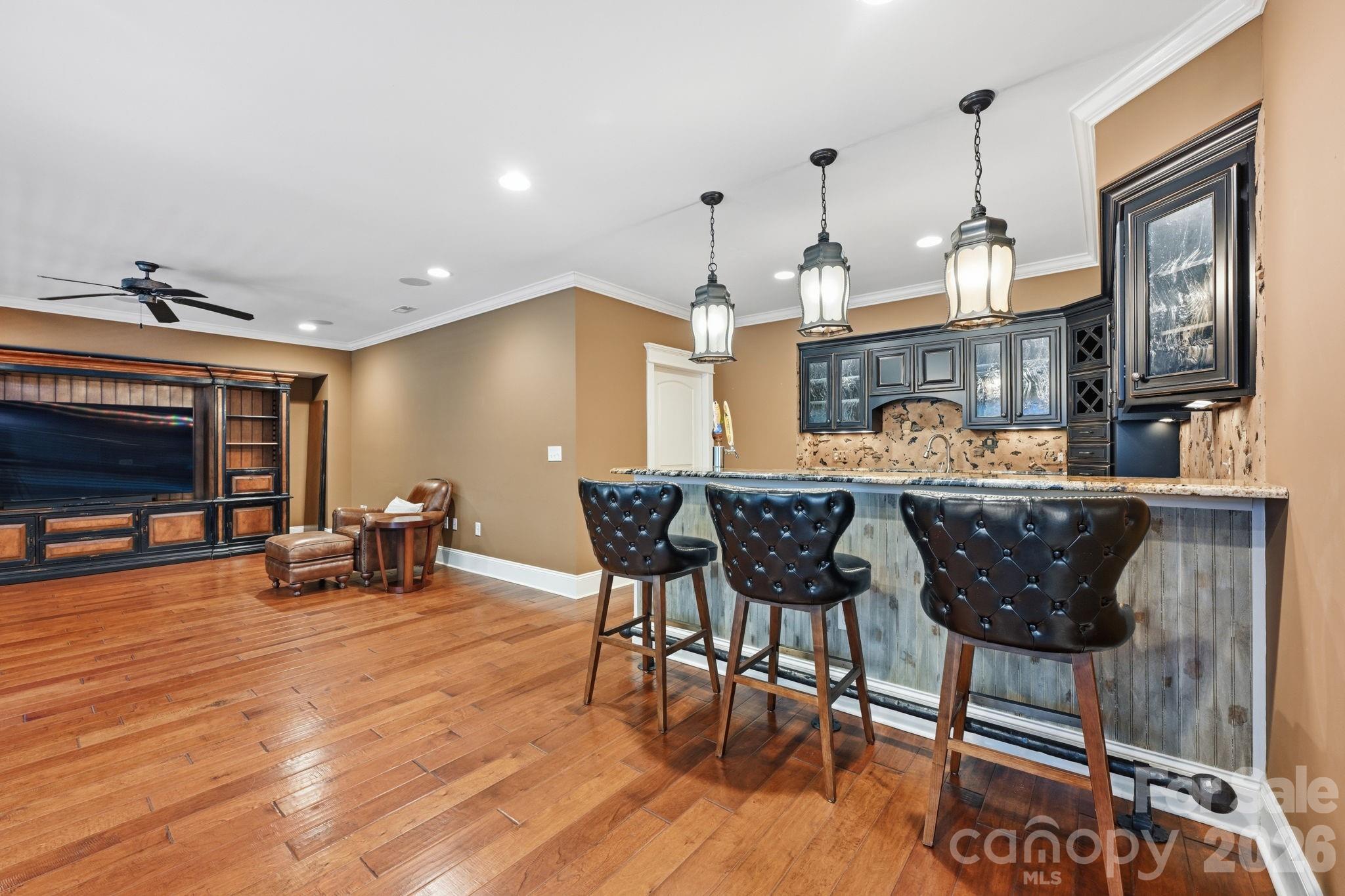 121 E Callicutt Trail