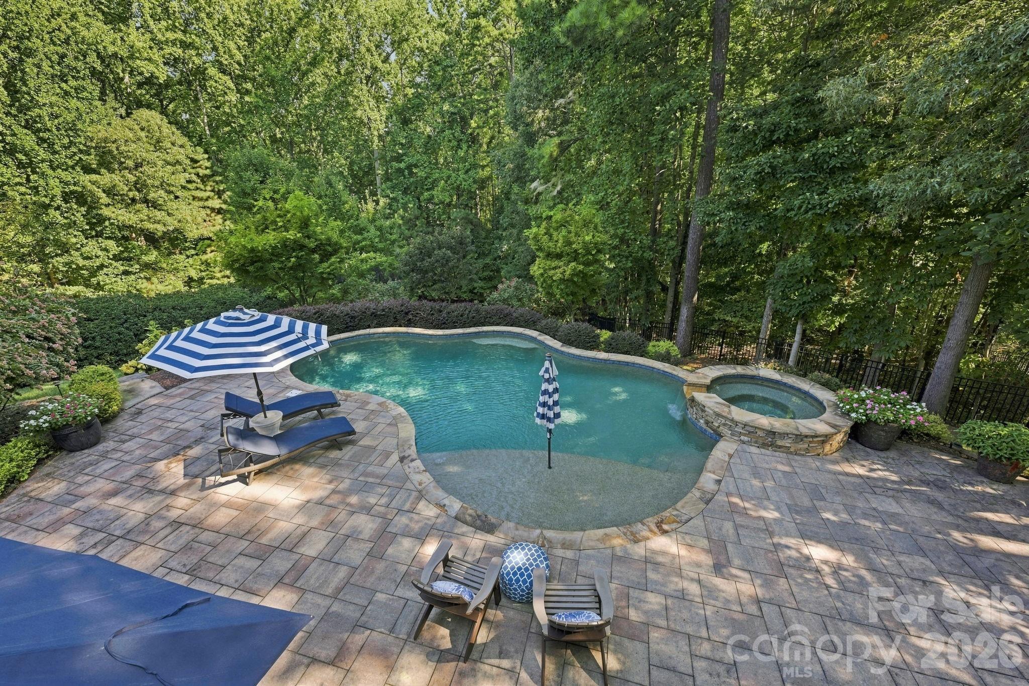 121 E Callicutt Trail