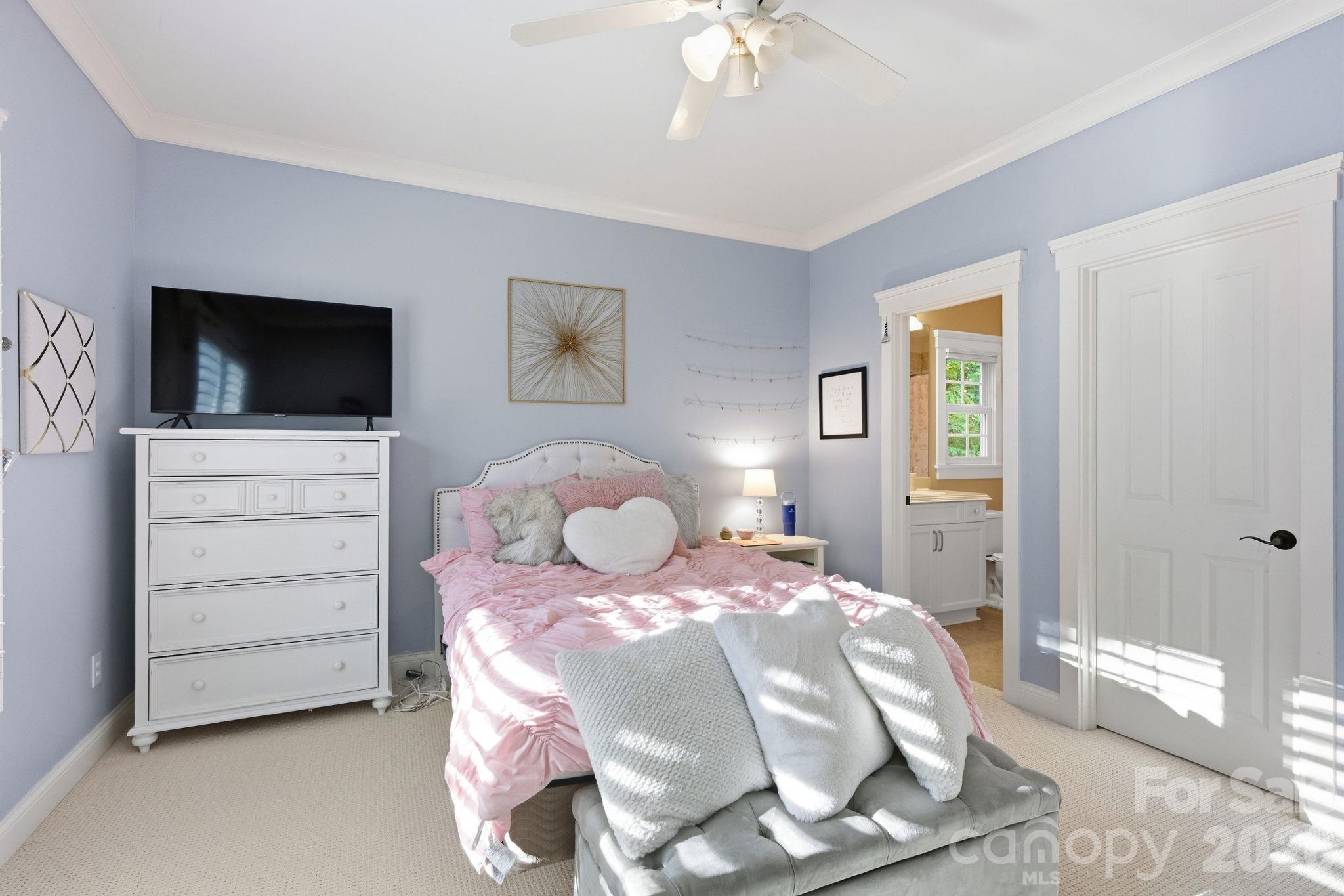 125 Dedham Loop