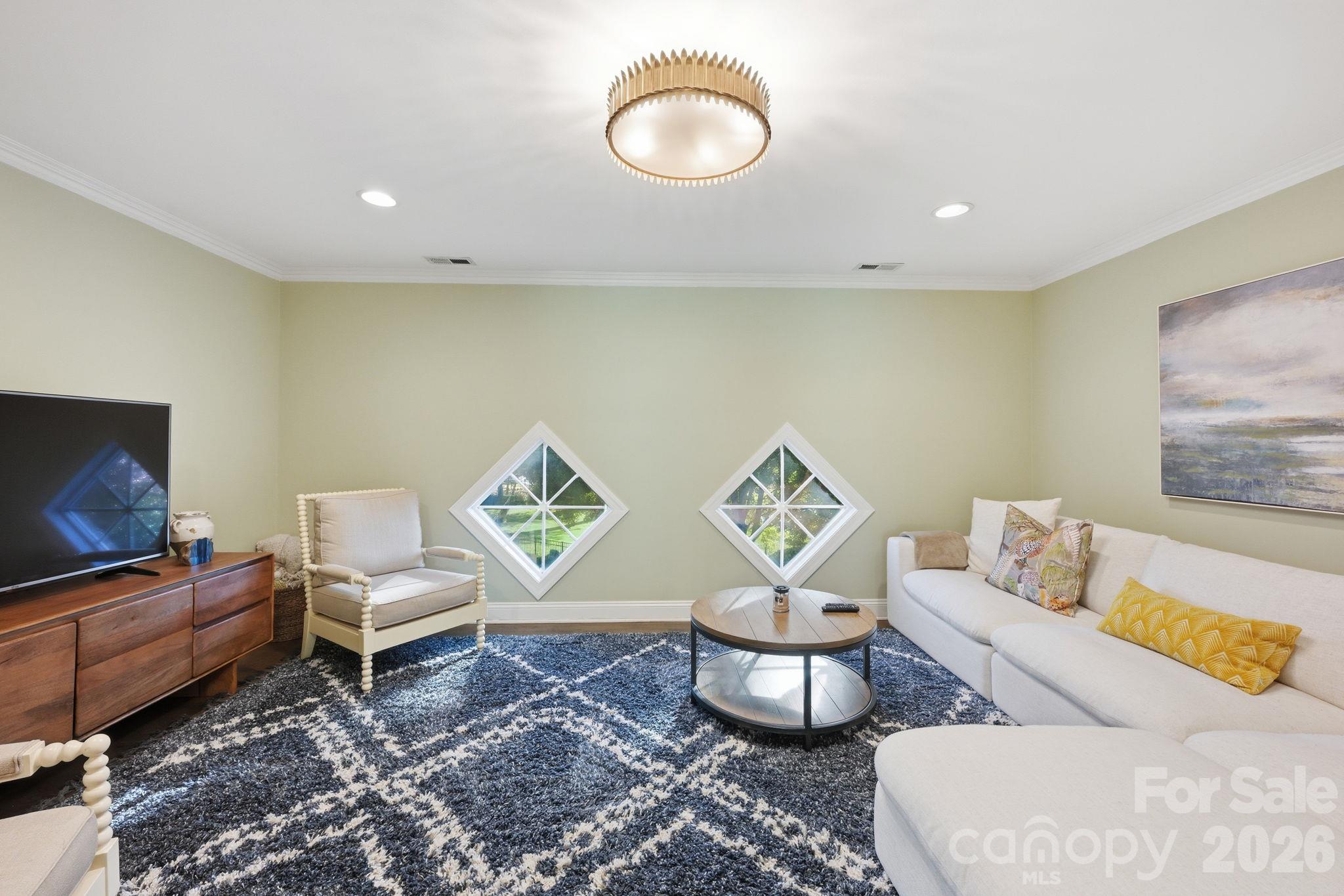 105 Kings Crest Drive