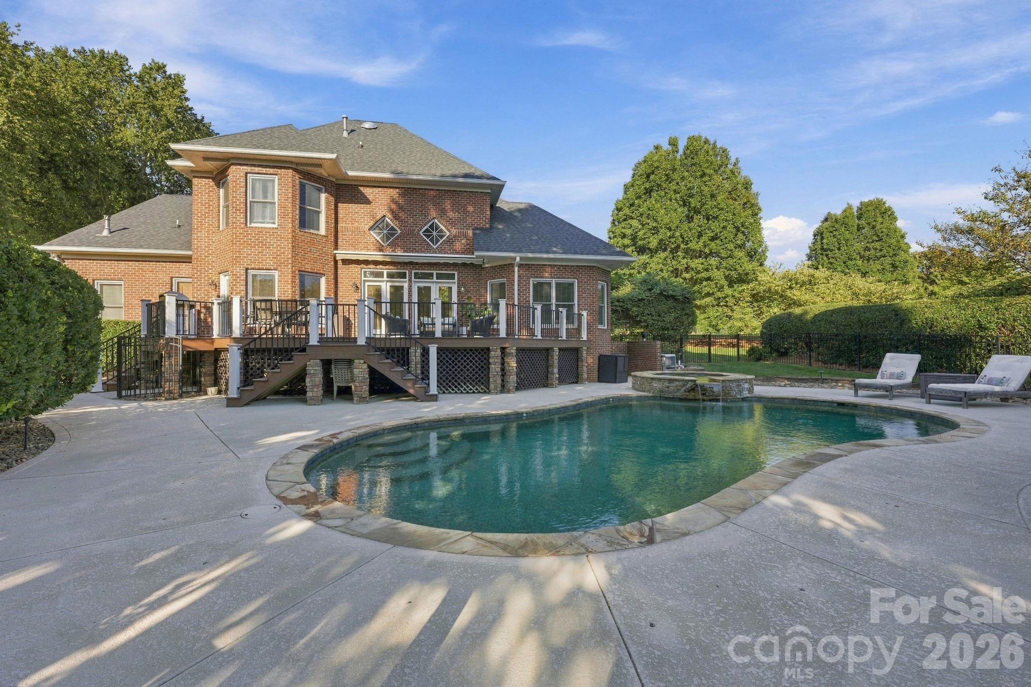 105 Kings Crest Drive