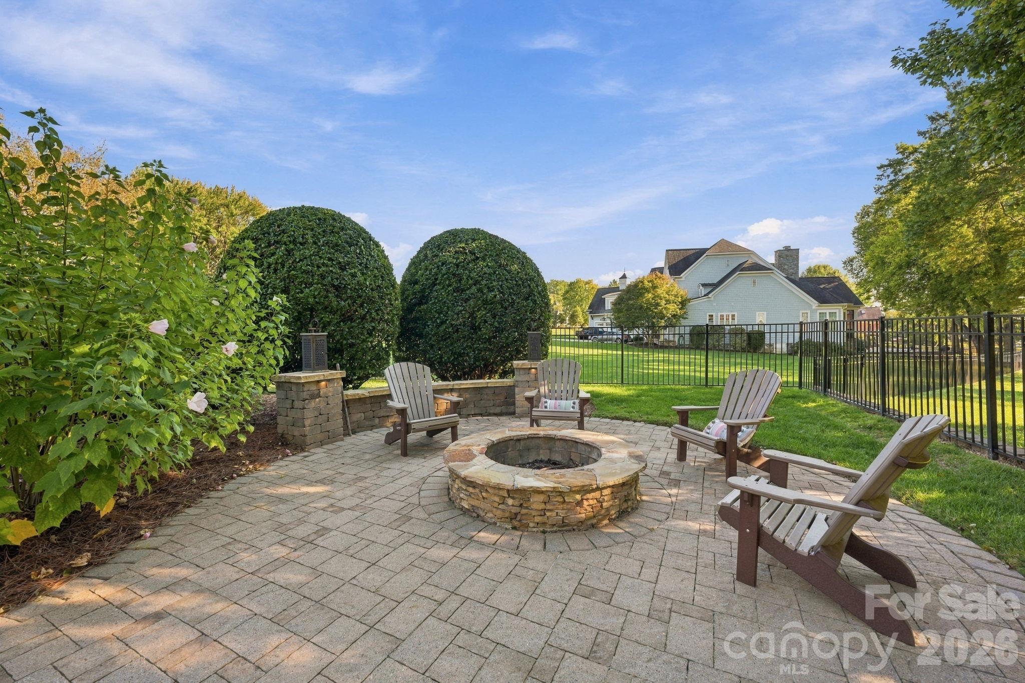 105 Kings Crest Drive