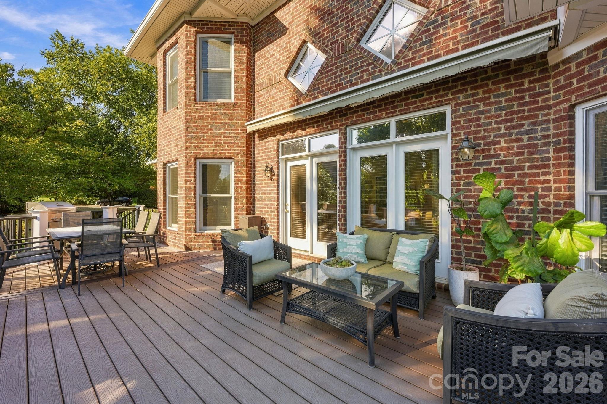 105 Kings Crest Drive