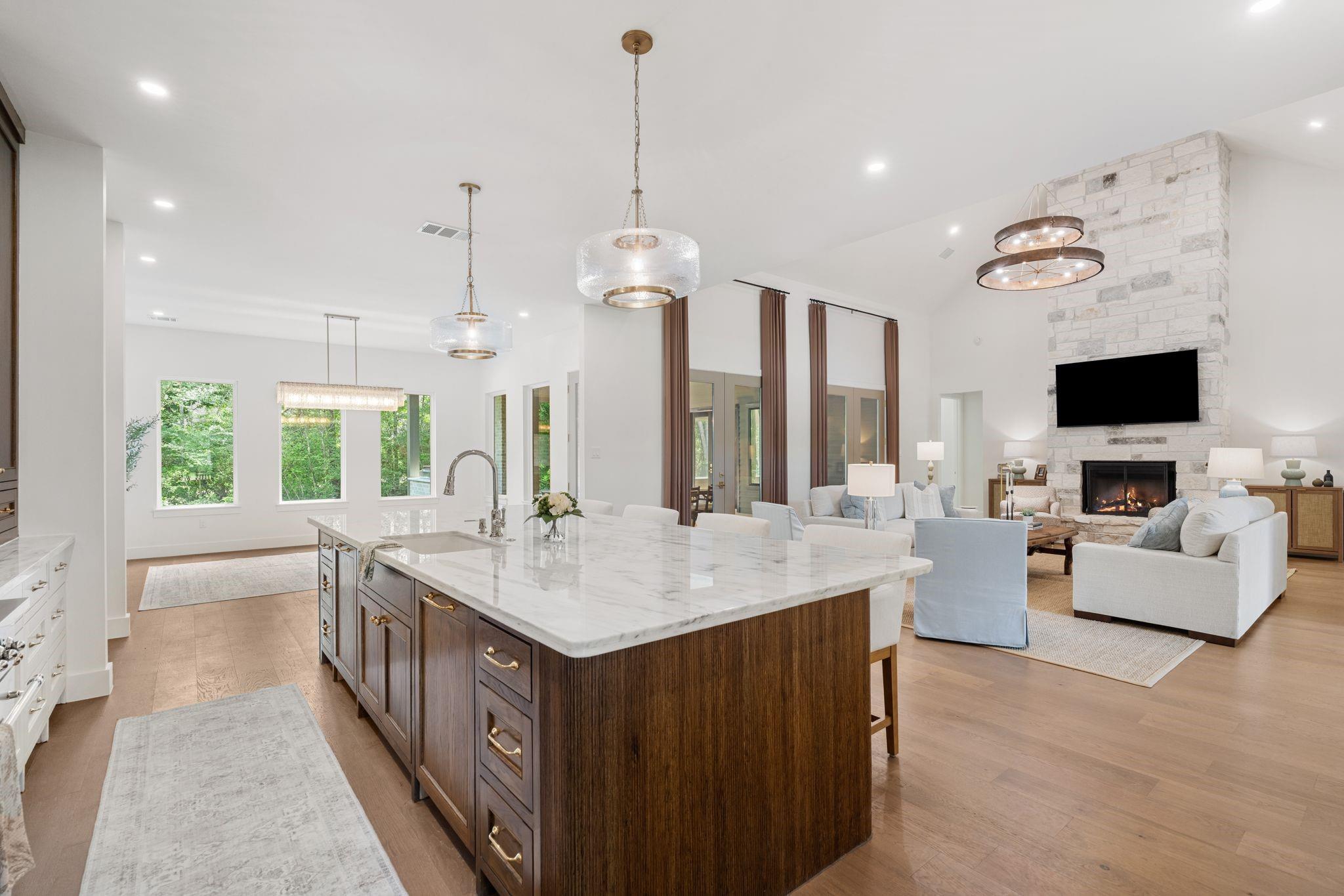 7002 Bowie Court
