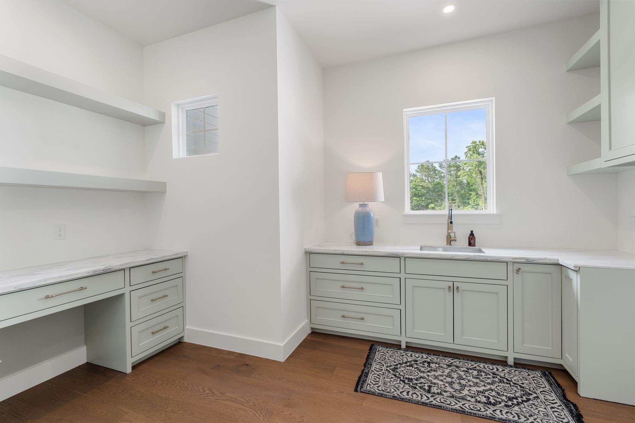 7002 Bowie Court