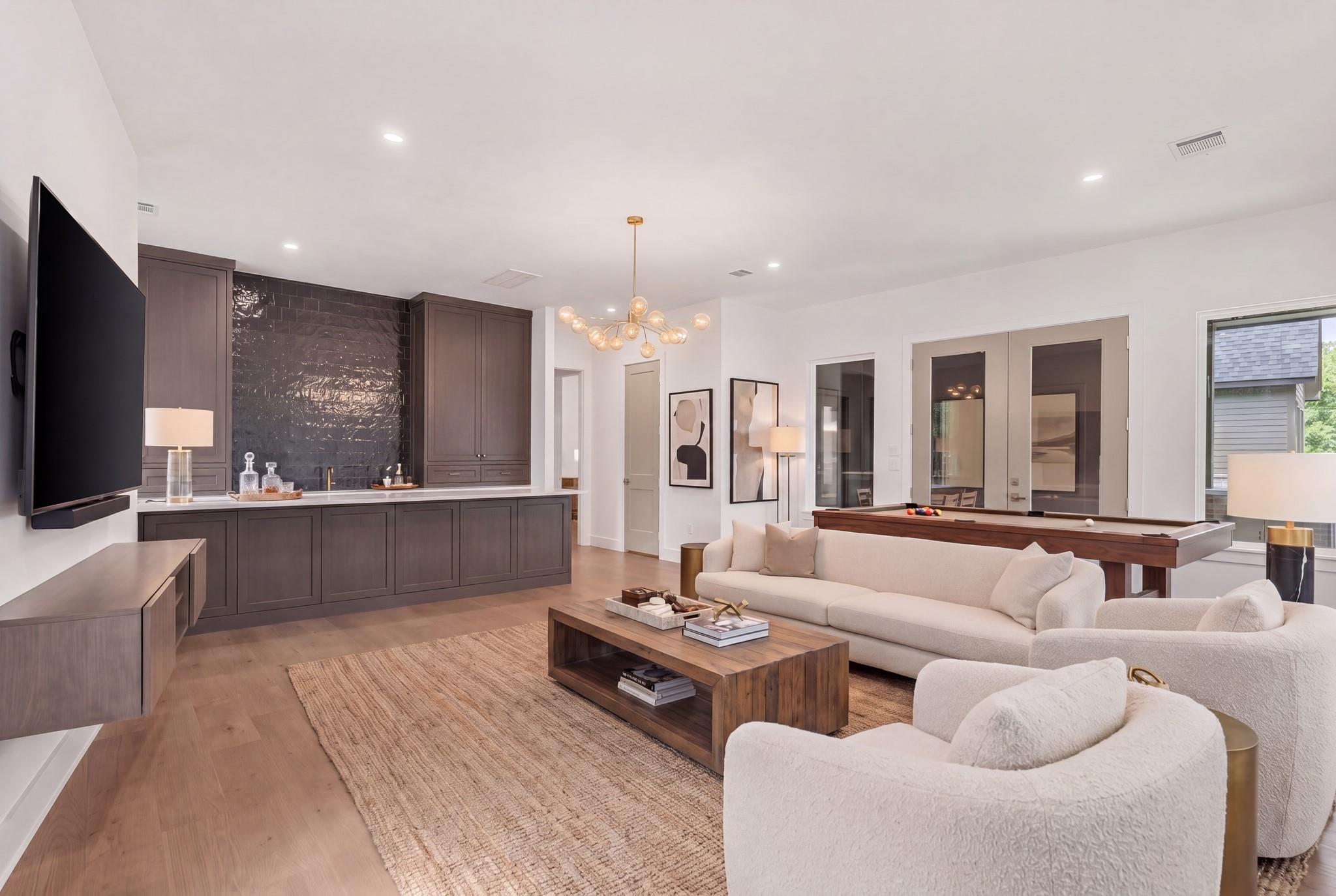 7002 Bowie Court