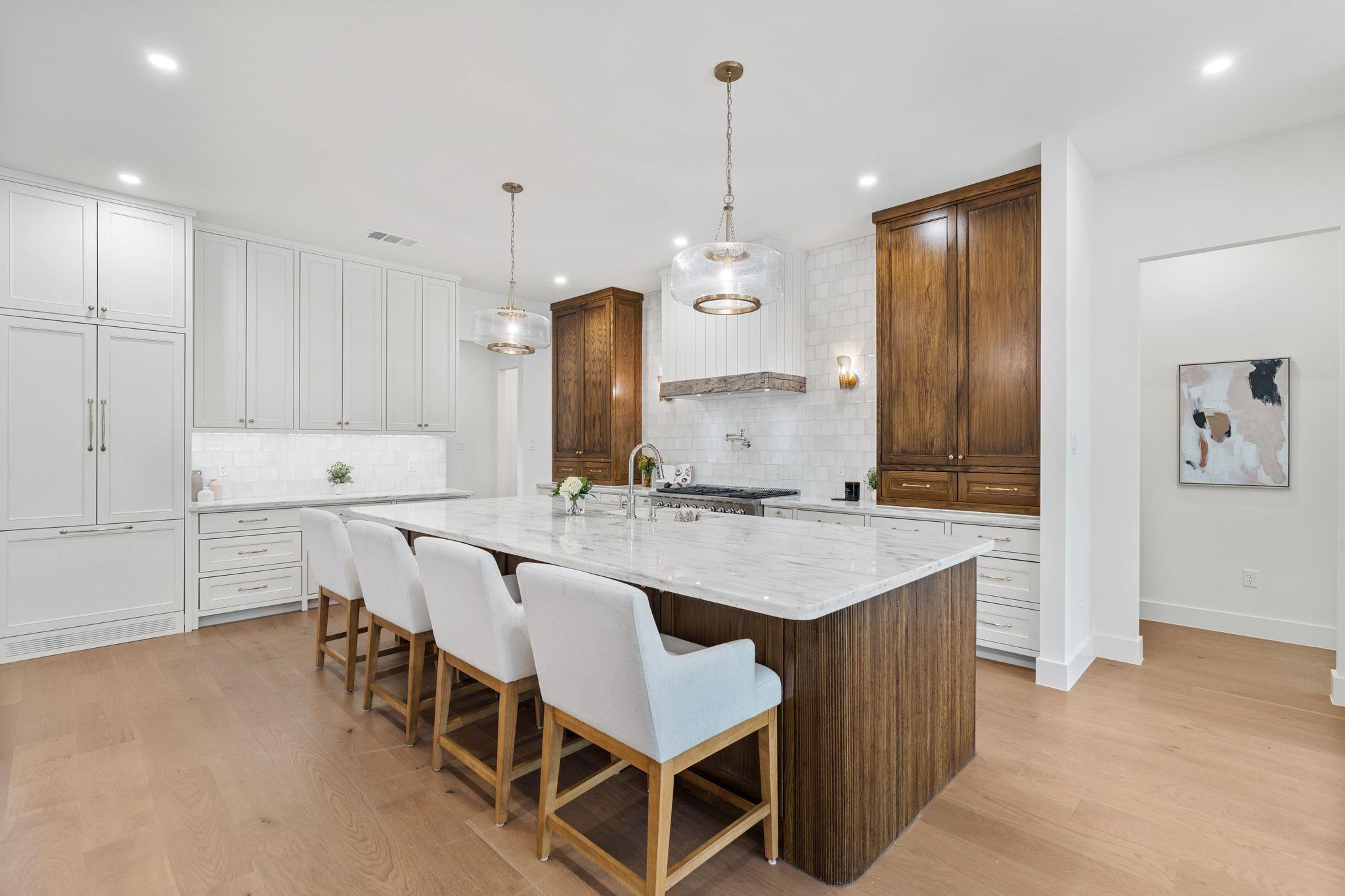 7002 Bowie Court