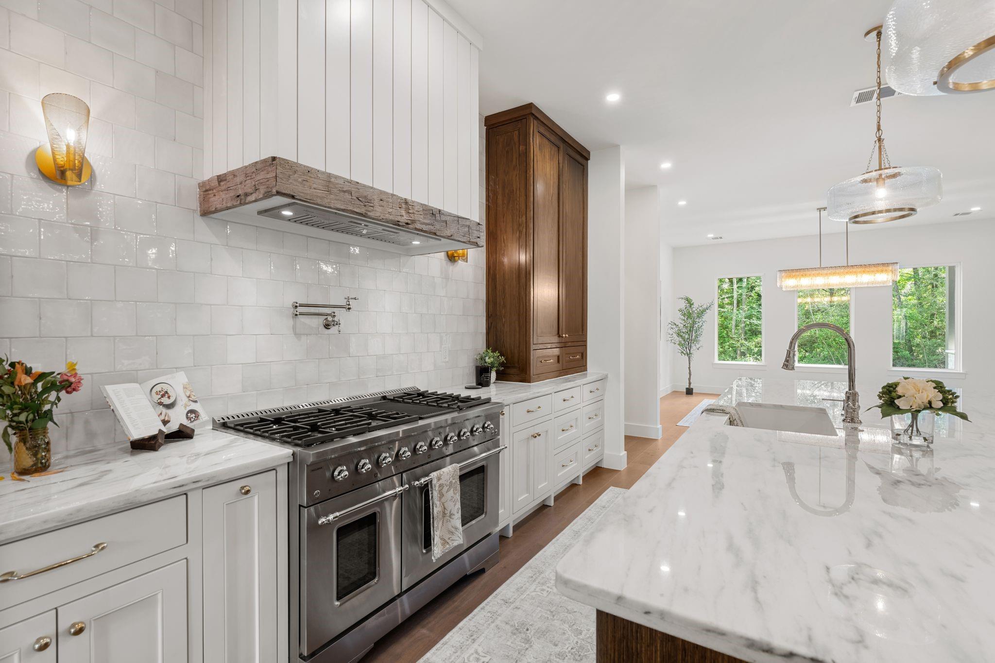 7002 Bowie Court