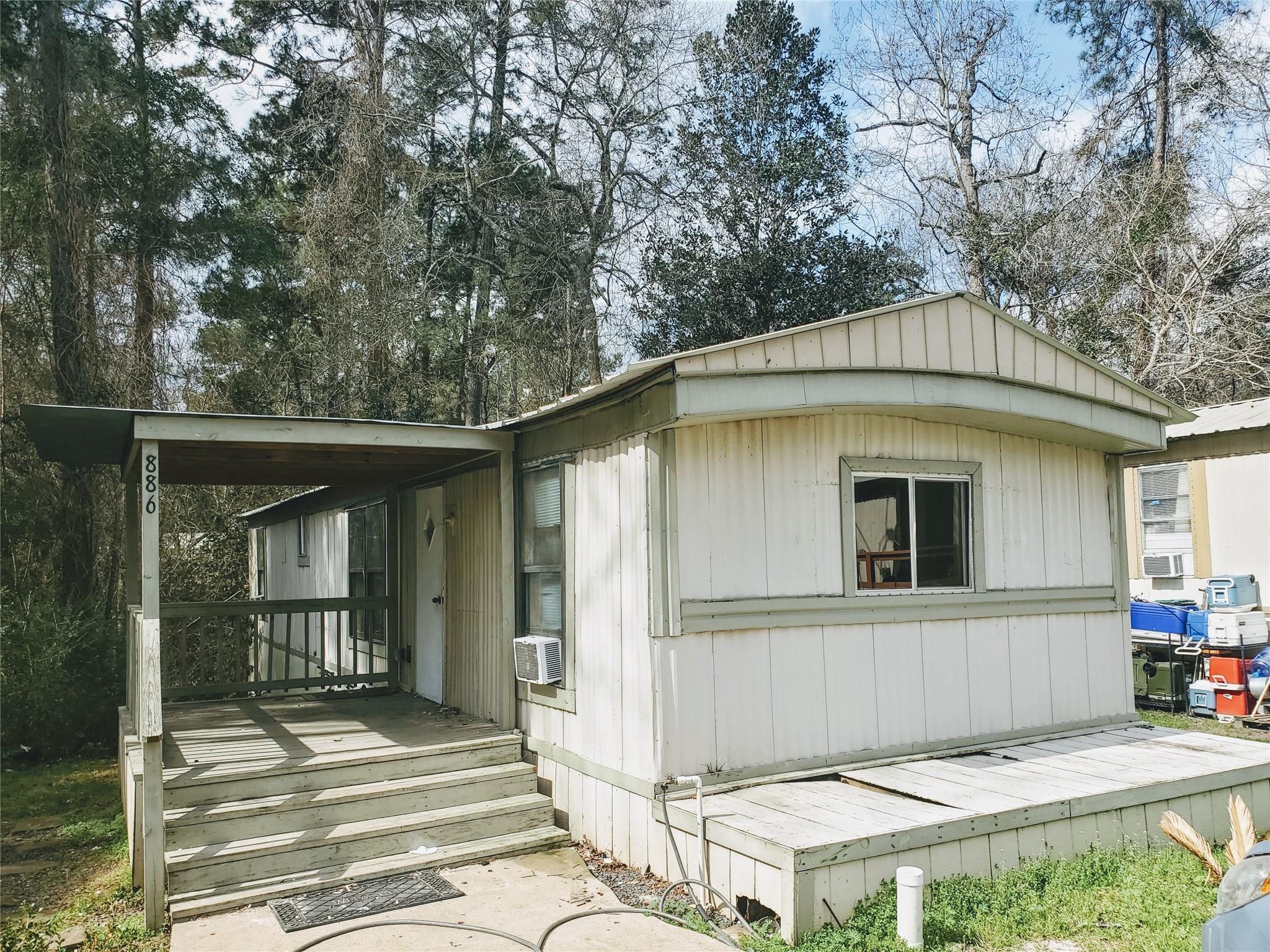 886 Queenswood